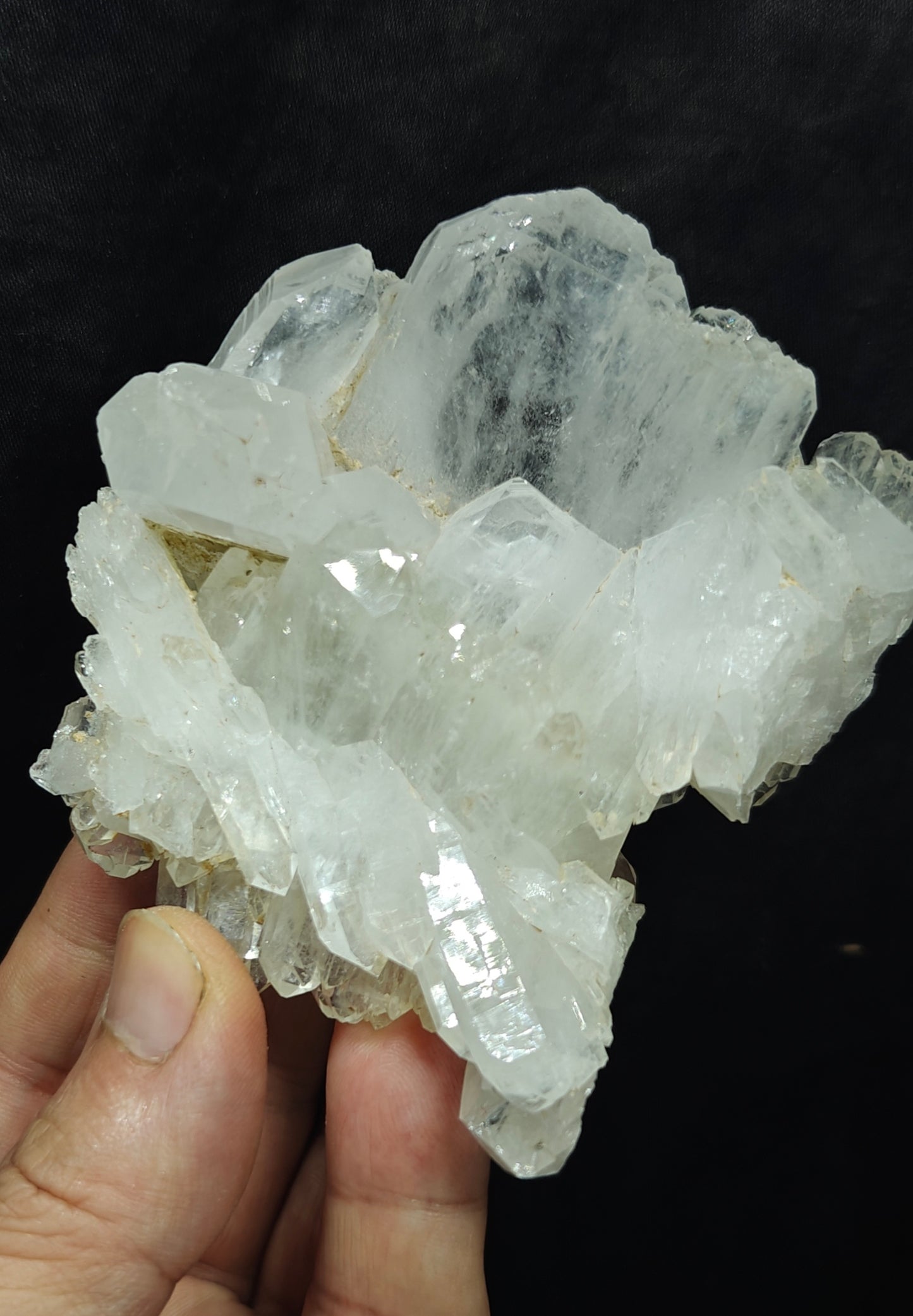 Natural Faden Quartz crystals specimenl 265 grams