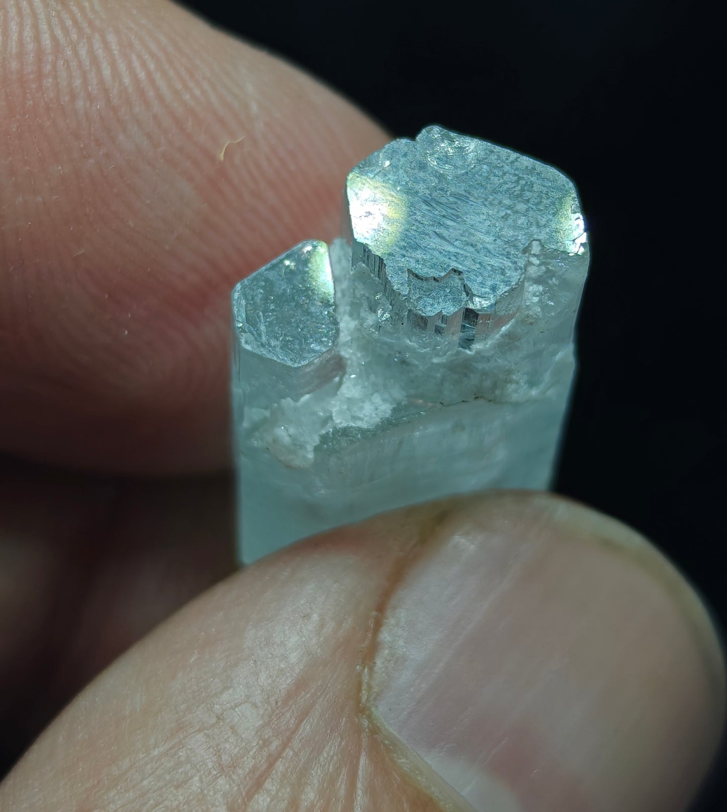 Natural aquamarine crystal twin formation 23 carats