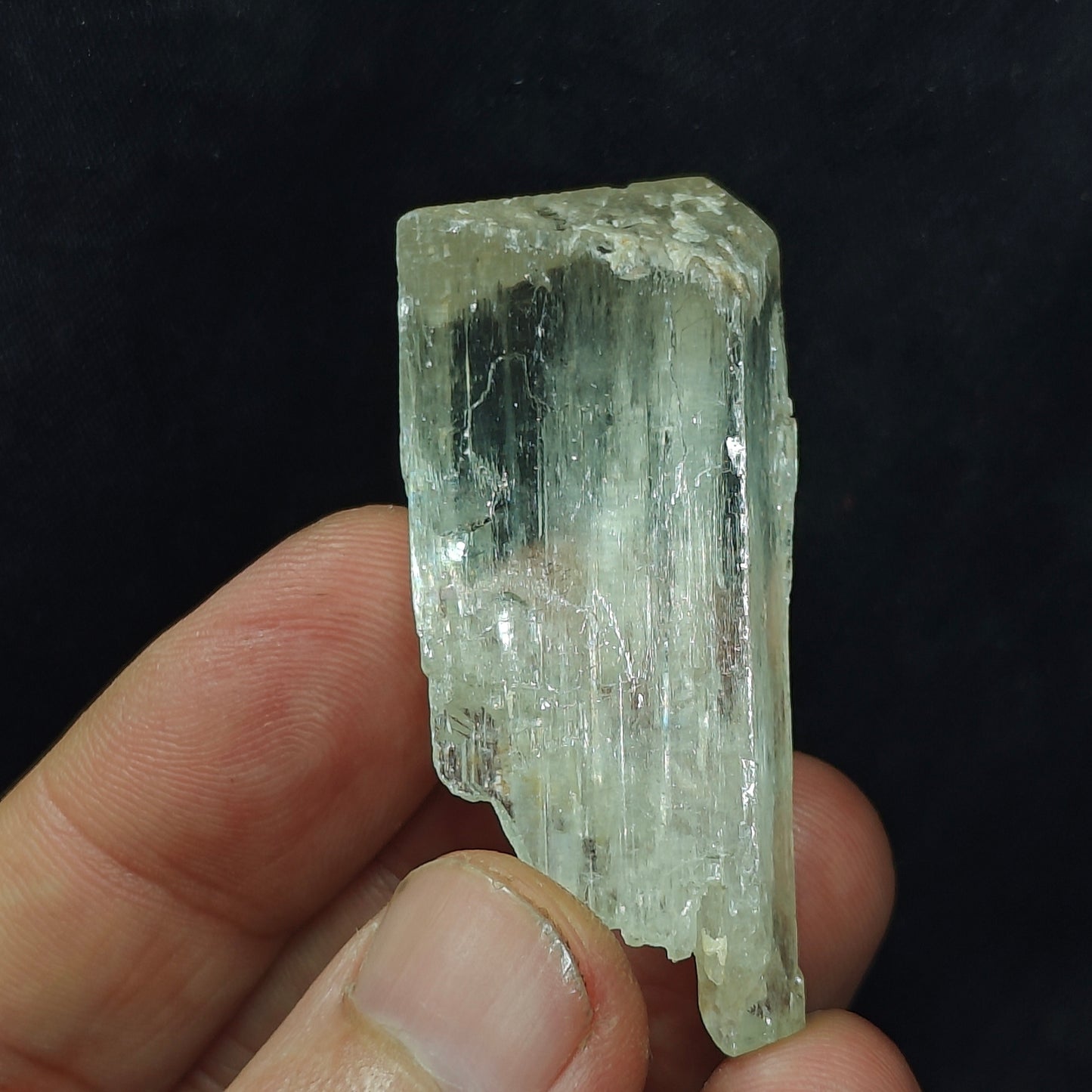 Natural spodumene crystal 39 grams
