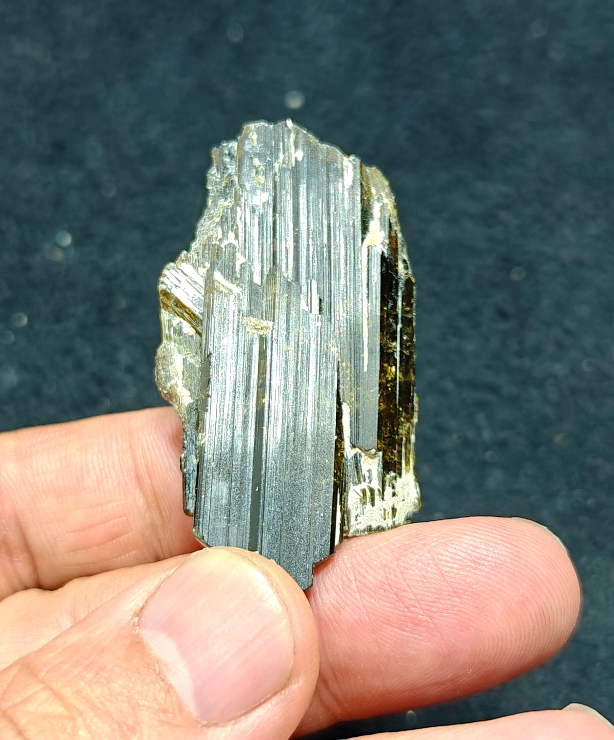 Epidote crystal 18.5 grams