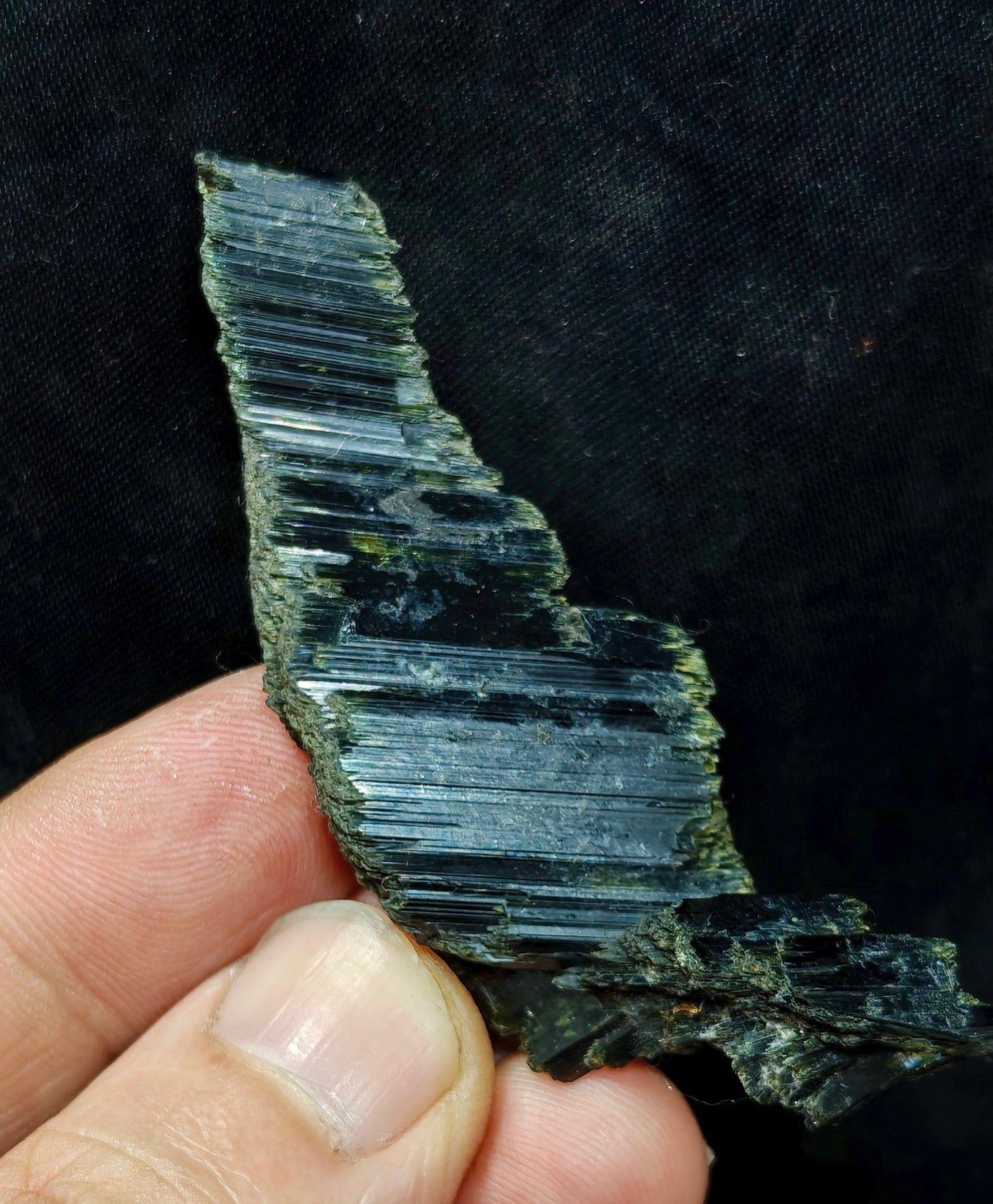 Natural aegirine crystal 29 grams