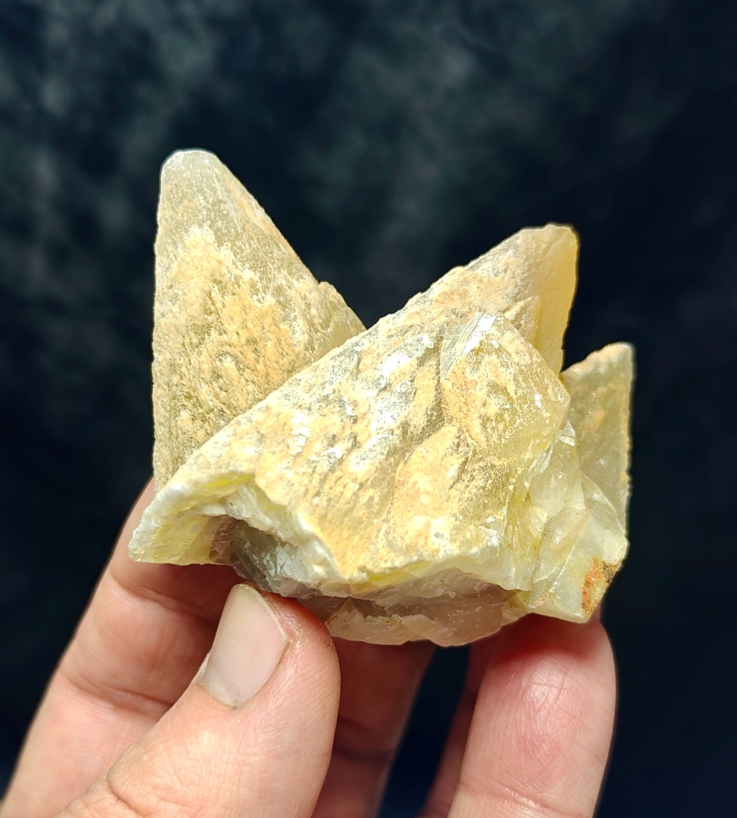 Single beautiful Dogteeth calcite crystals cluster with beautiful terminations 154 grams
