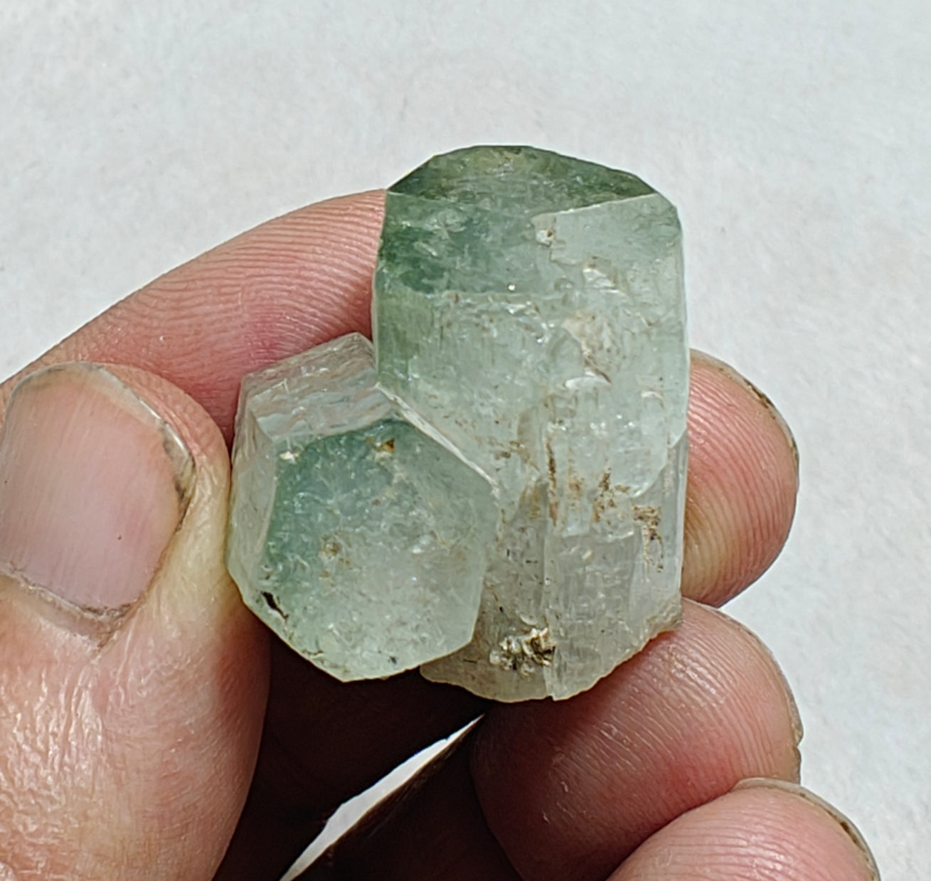 Naturally terminated aquamarine crystal twin formation 21 grams