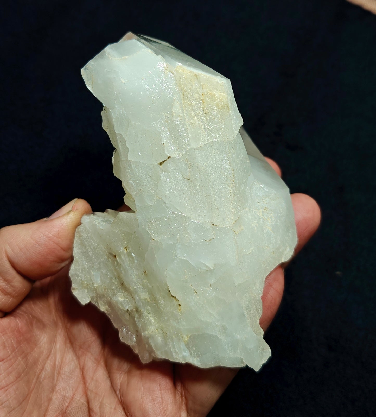 An amazing specimen of Quartz Crystals cluster self standing specimen 515 grams