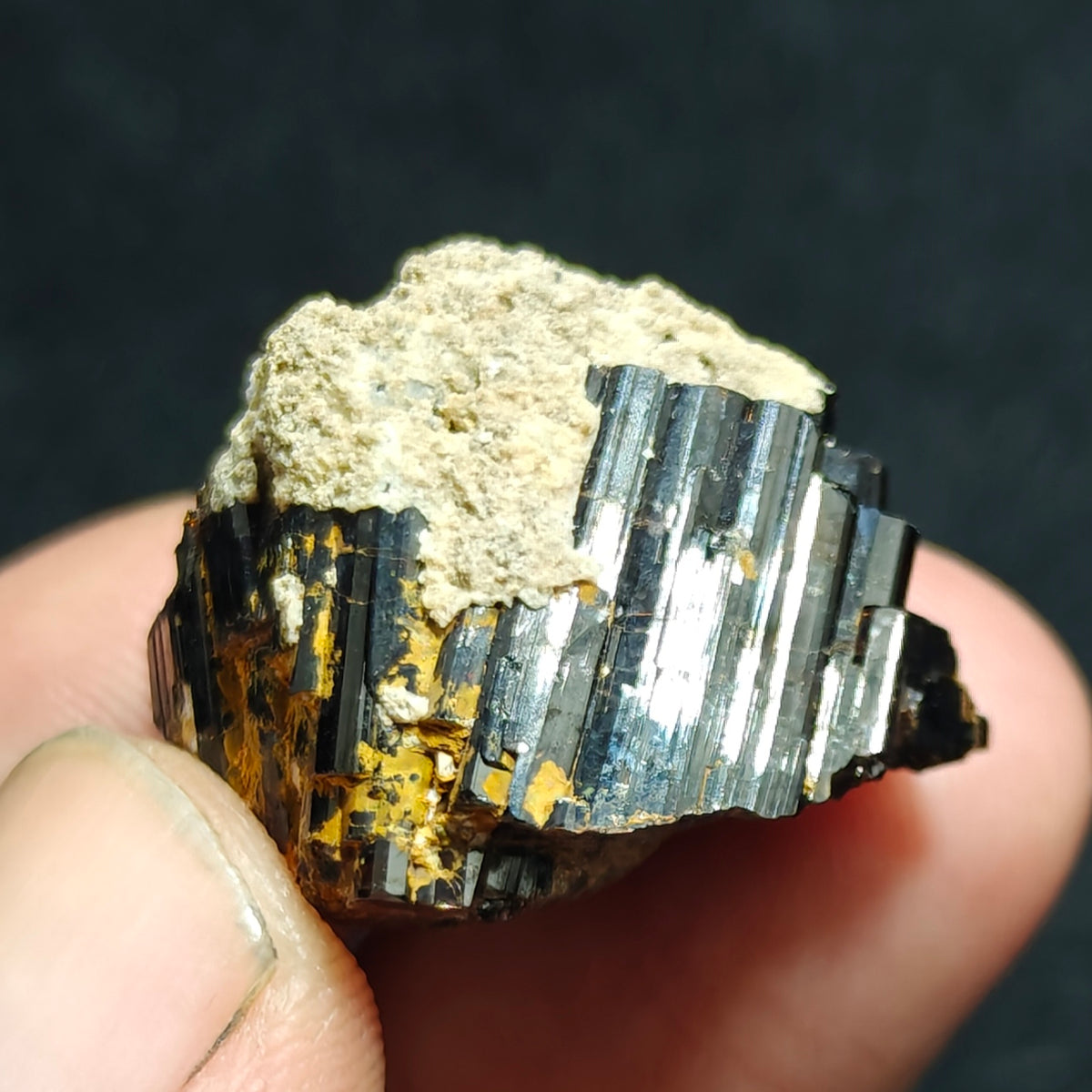 Vesuvianite on matrix 19 grams