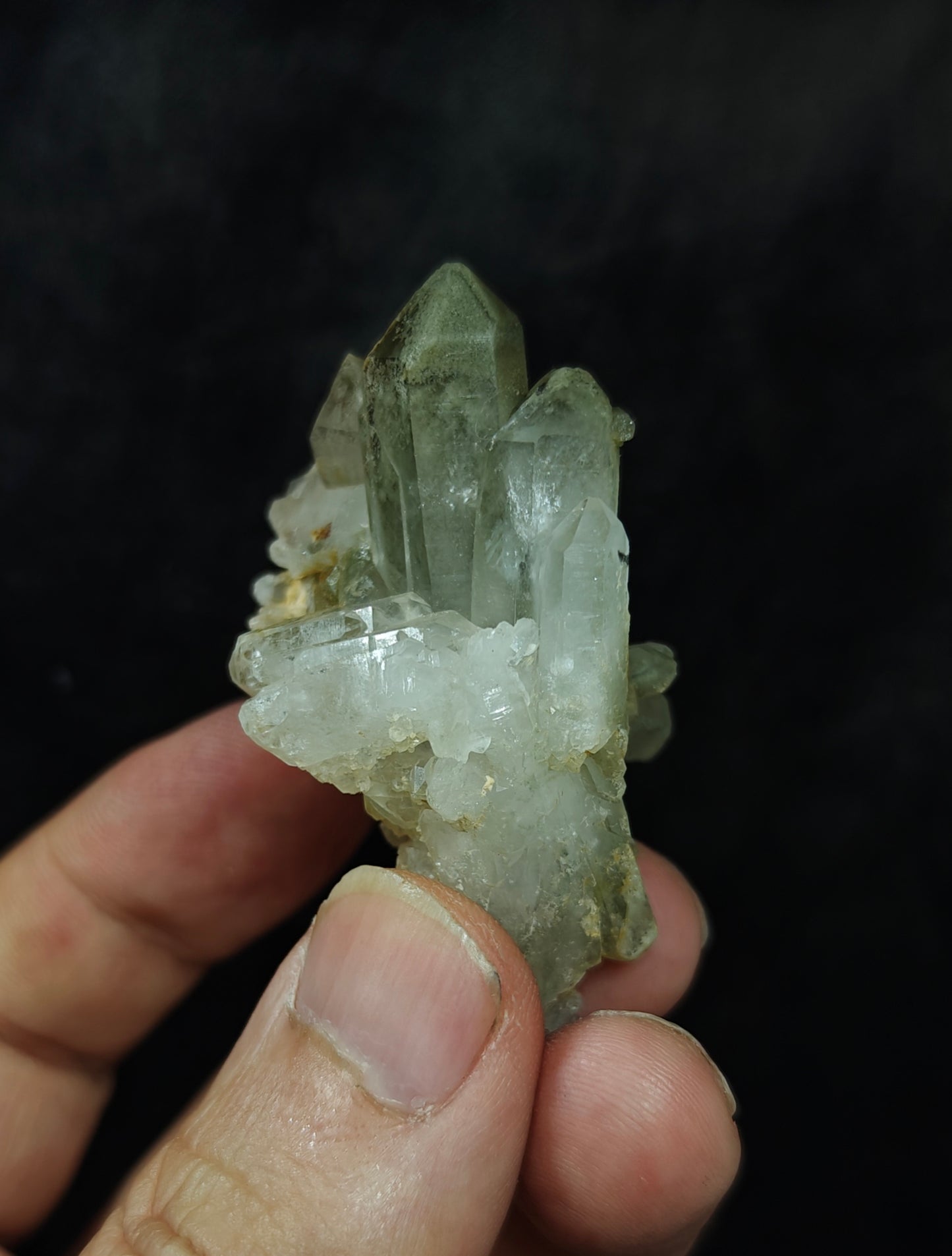 Natural chlorite quartz crystal 40 grams