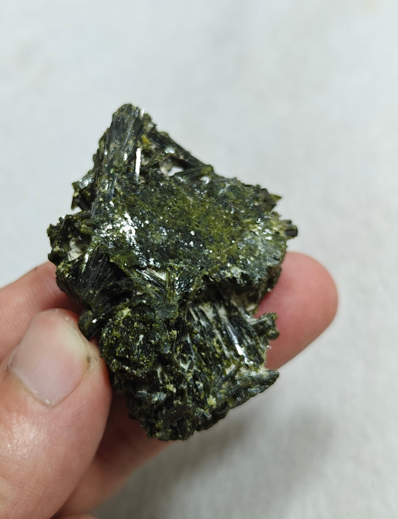 An Amazing specimen of lusterous Epidote 51 grams