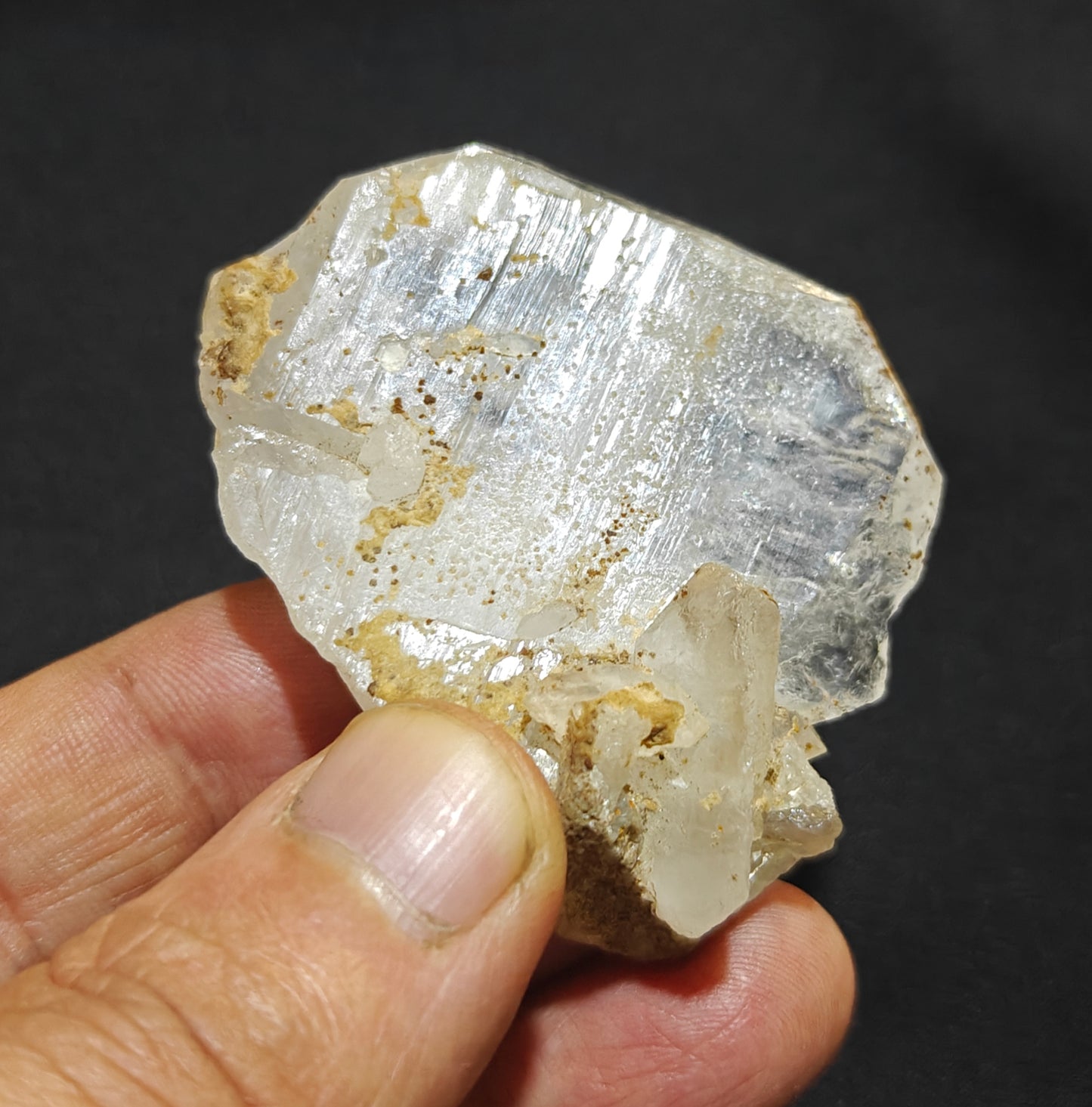 Natural faden quartz crystal 5.5x5x1.5cm