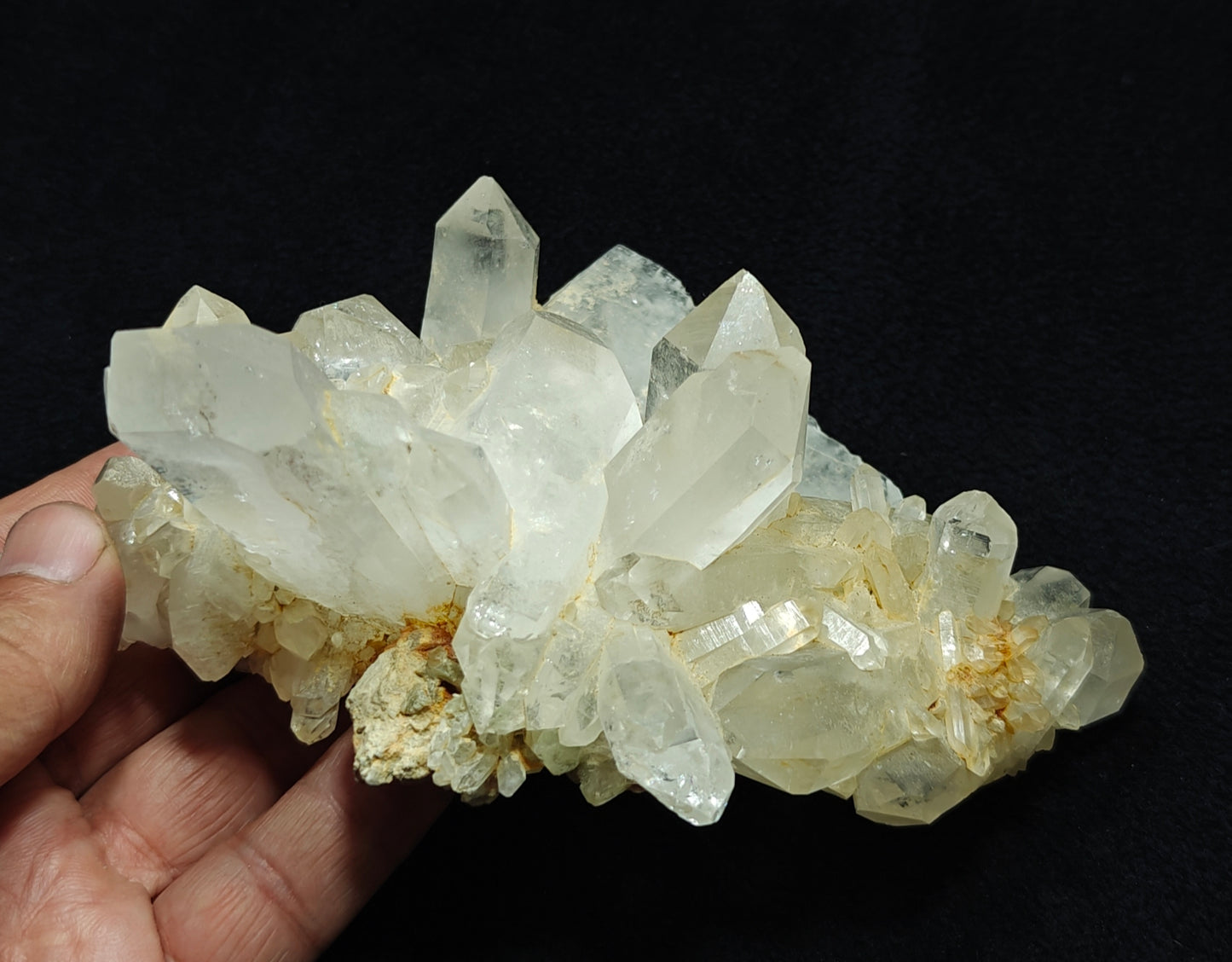 An amazing specimen terminated quartz crystals with faden and chlorite inclusions 639 grams