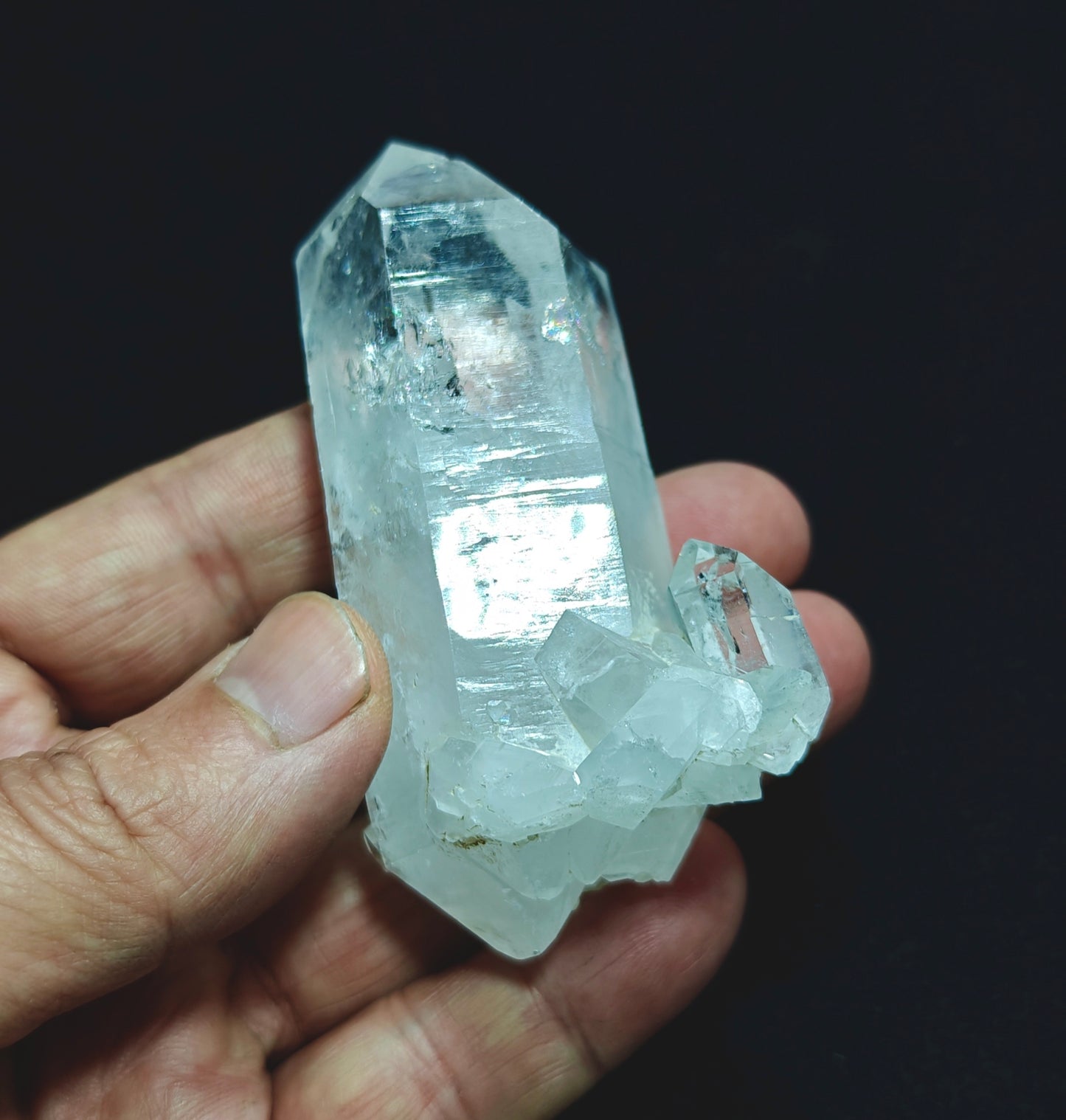 Natural quartz Crystals with twin crystals head and double terminated 133 grams