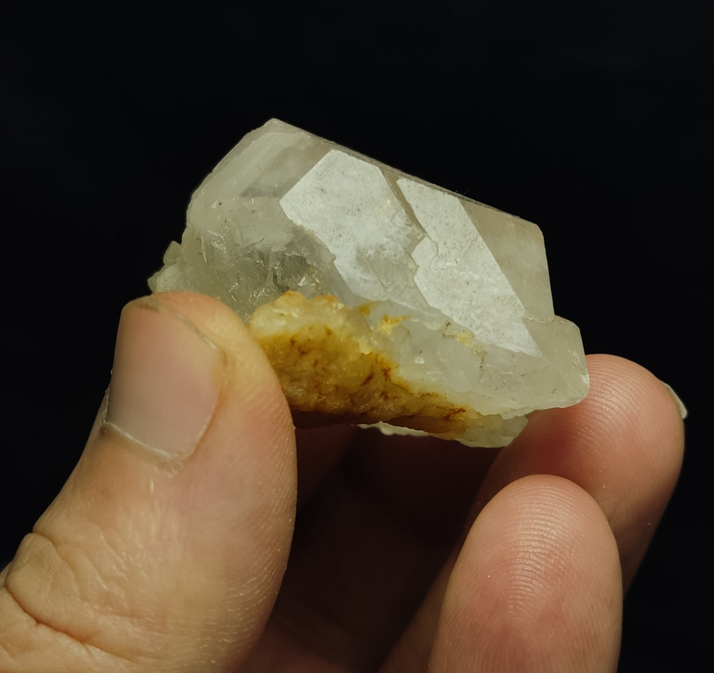 Natural terminated gwindel Like Quartz crystal 63 grams