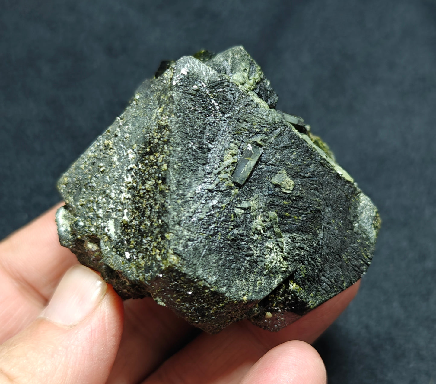 Natural dark green color epidote crystal 246 grams