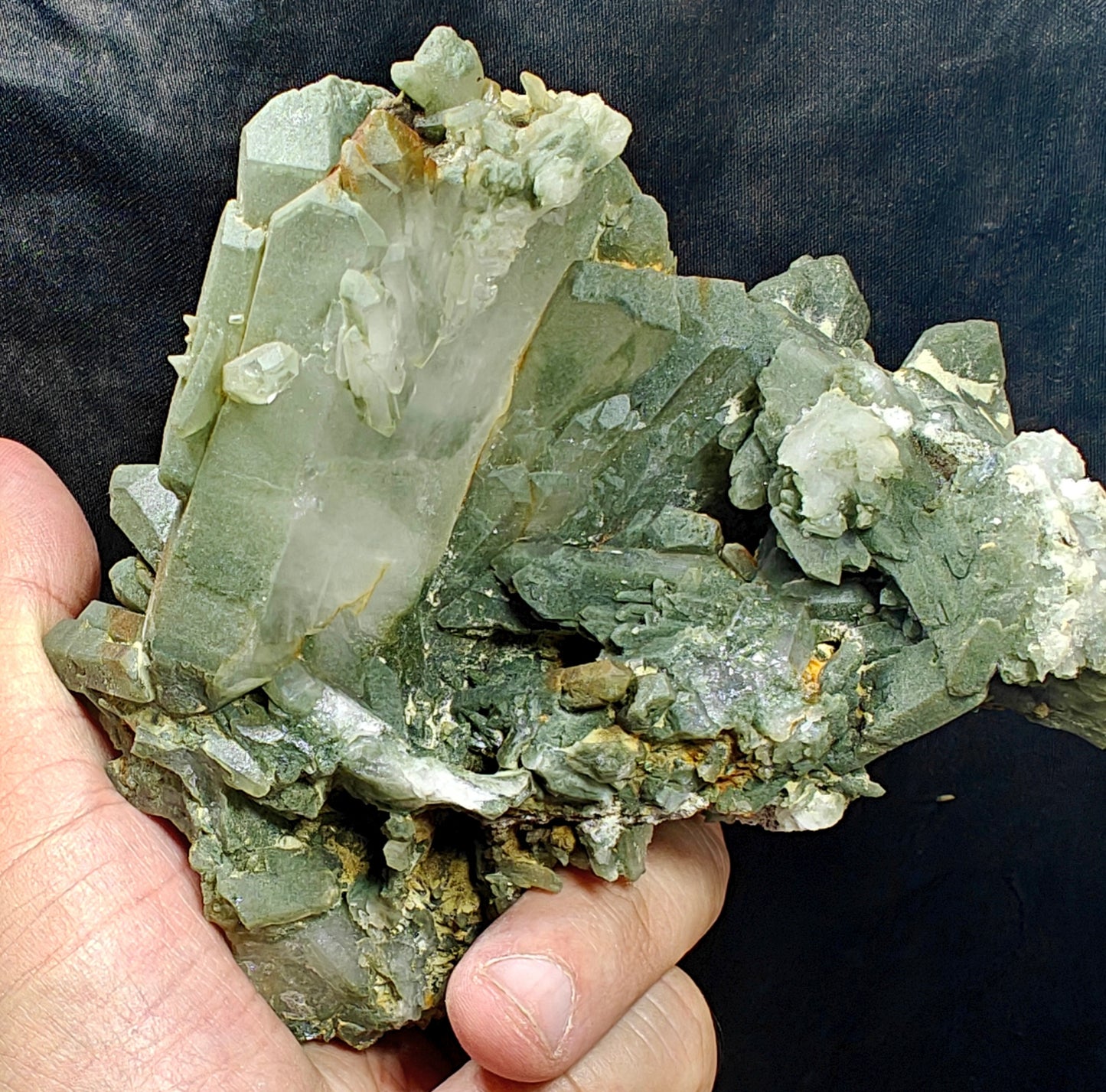 Chlorite Quartz crystals cluster 590 grams
