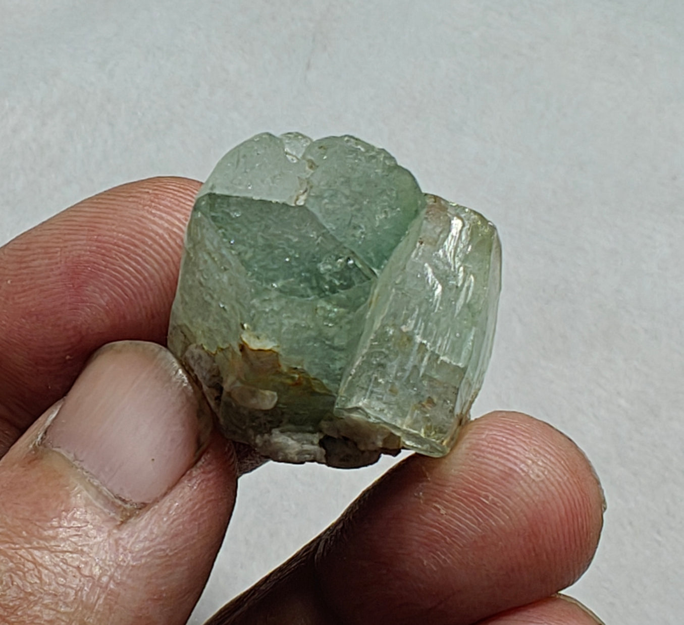 Naturally terminated aquamarine crystal twin formation 21 grams