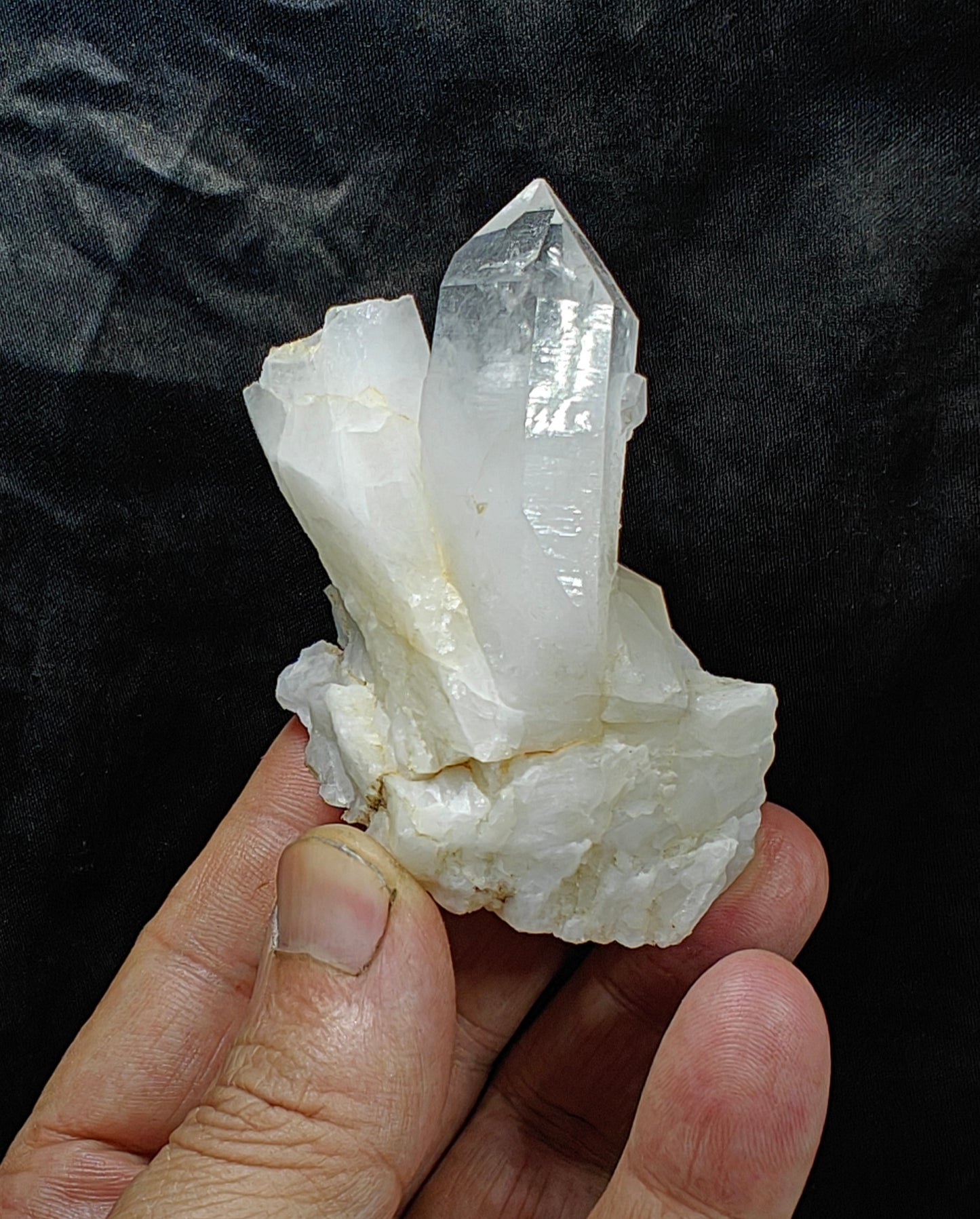 Natural Quartz Crystal 122 grams