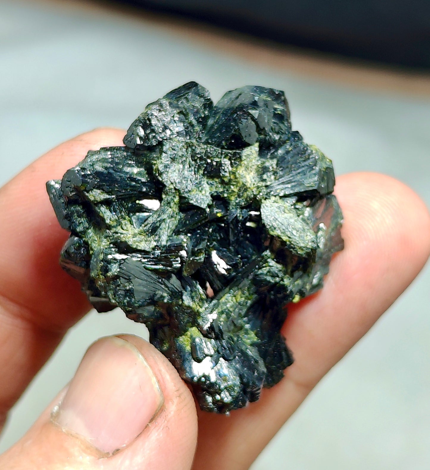 Bowtie Epidote cluster 28 grams