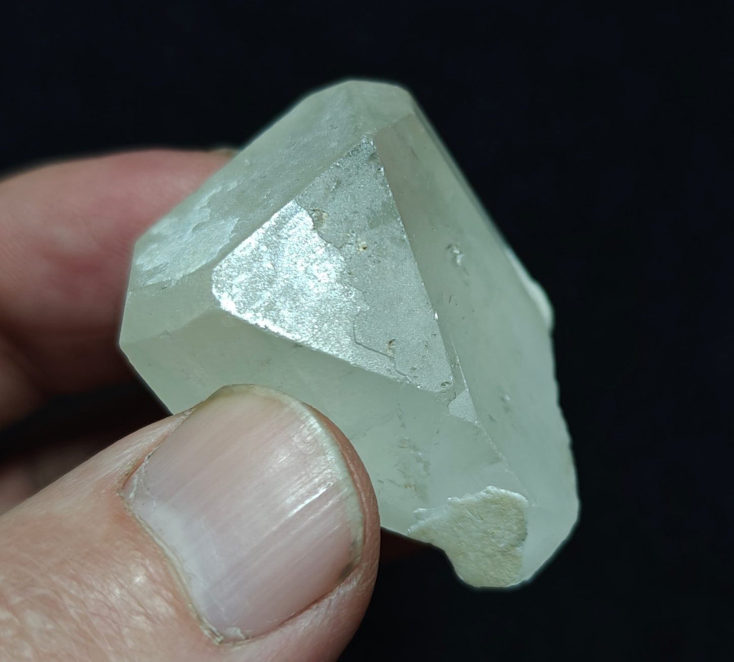Single beautiful terminated Topaz crystal 45 grams