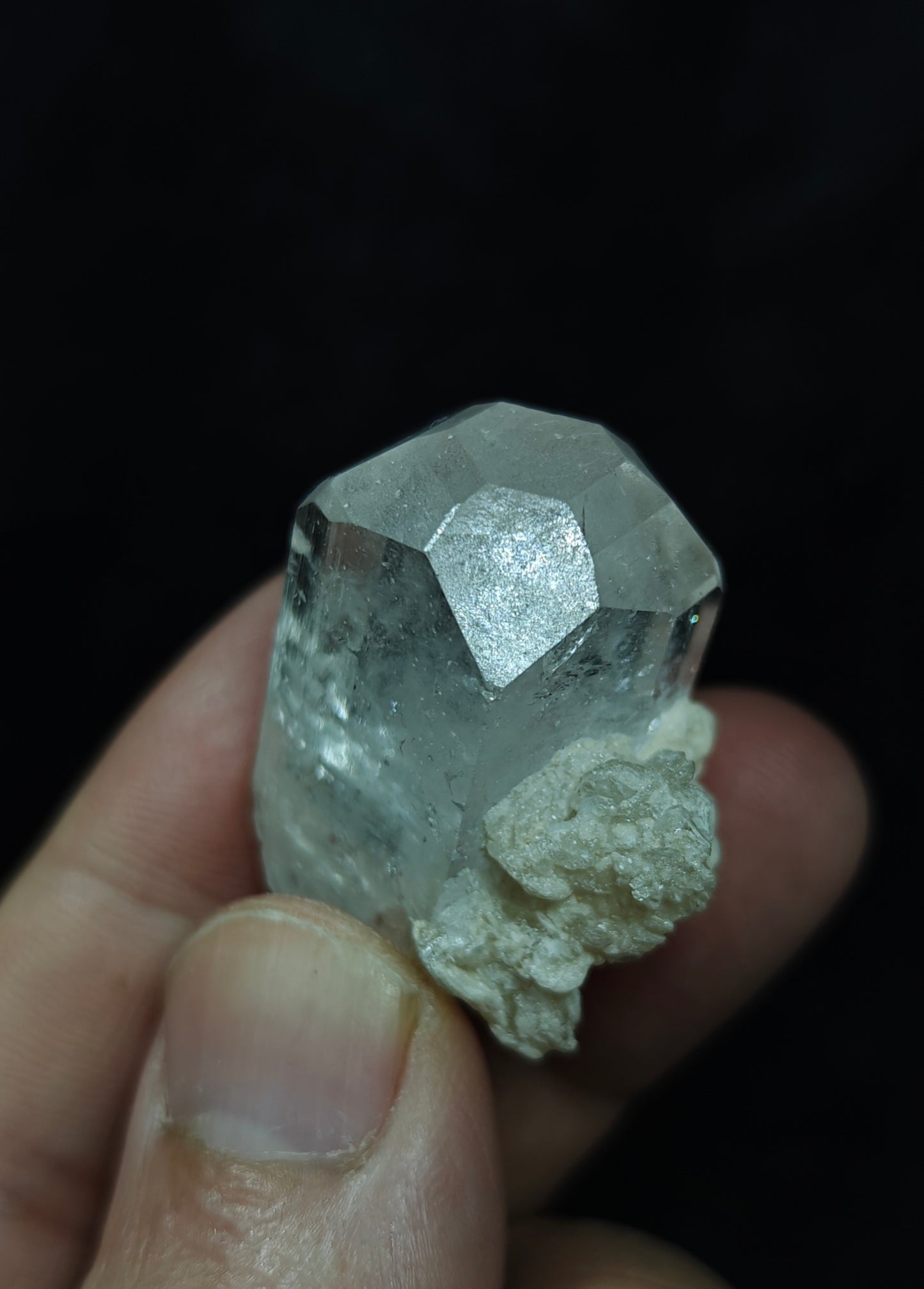 Natural perfectly terminated Topaz crystal 33 grams
