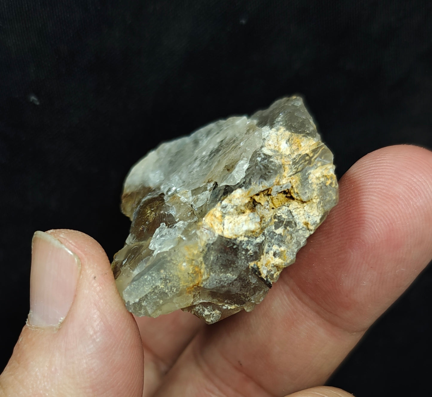 Rutiles on quartz 46 grams