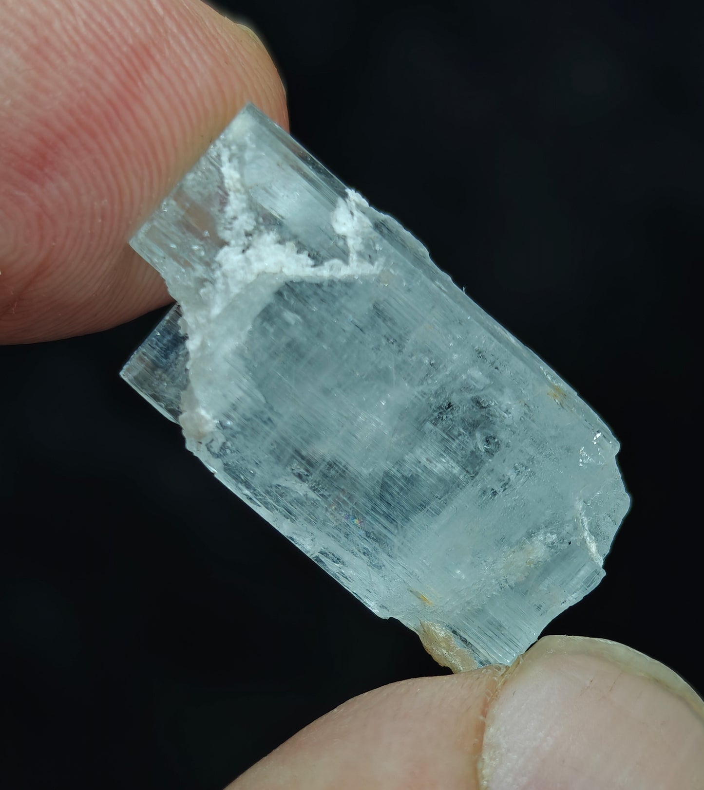 Natural aquamarine crystal twin formation 23 carats