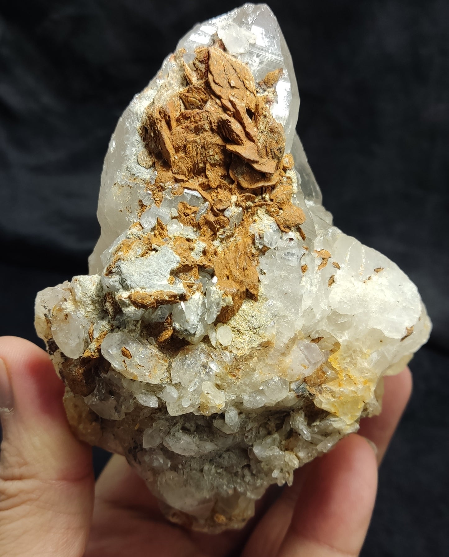 Natural terminated Quartz Specimen with Siderite 762 grams