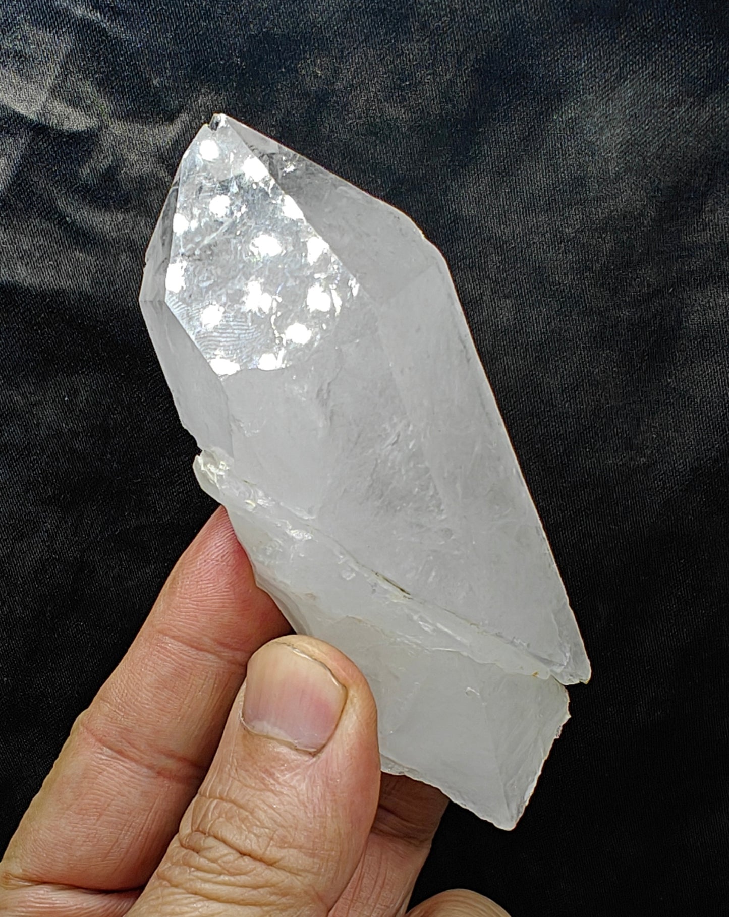 An amazing terminated Quartz Crystal 193 grams