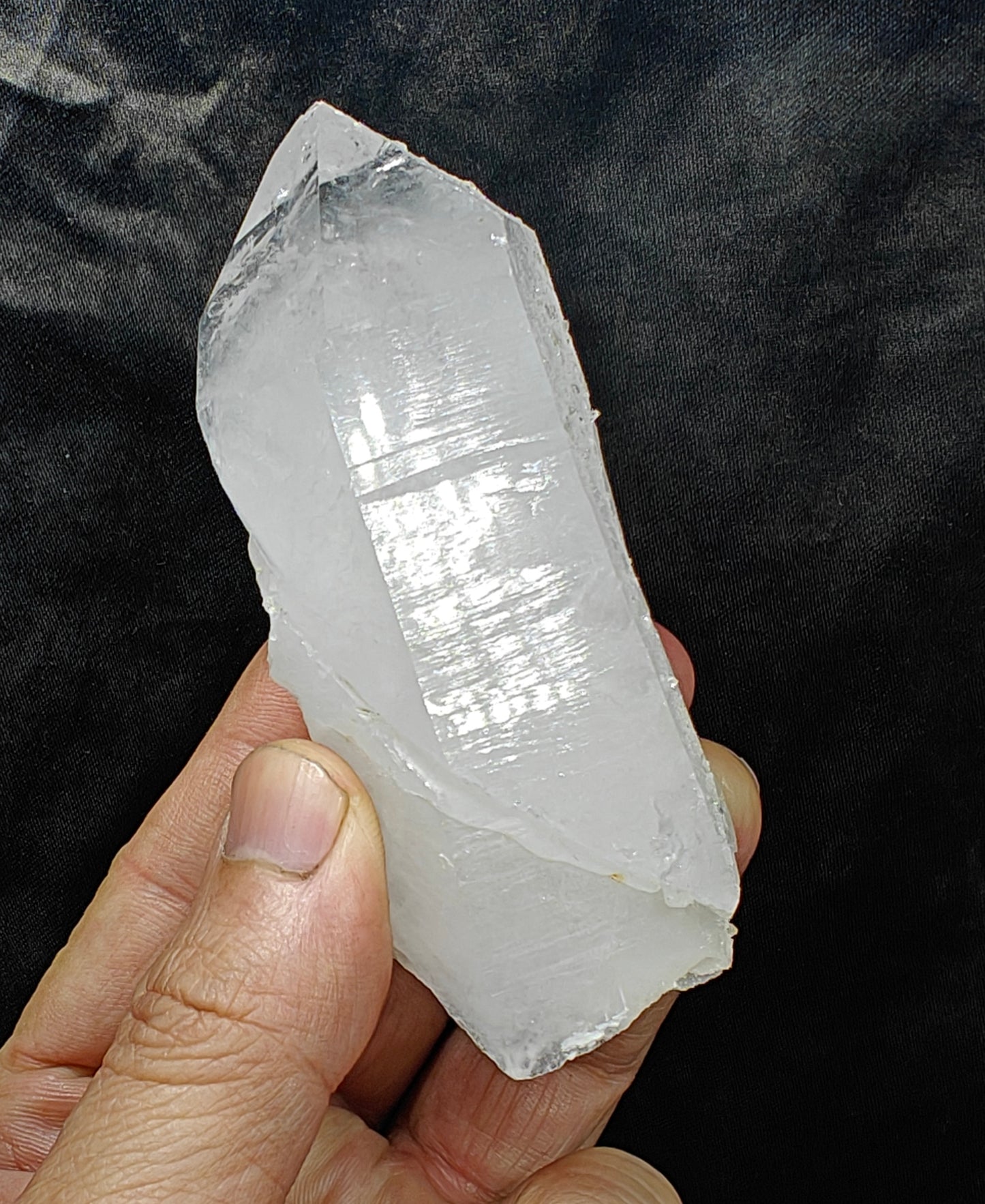An amazing terminated Quartz Crystal 193 grams