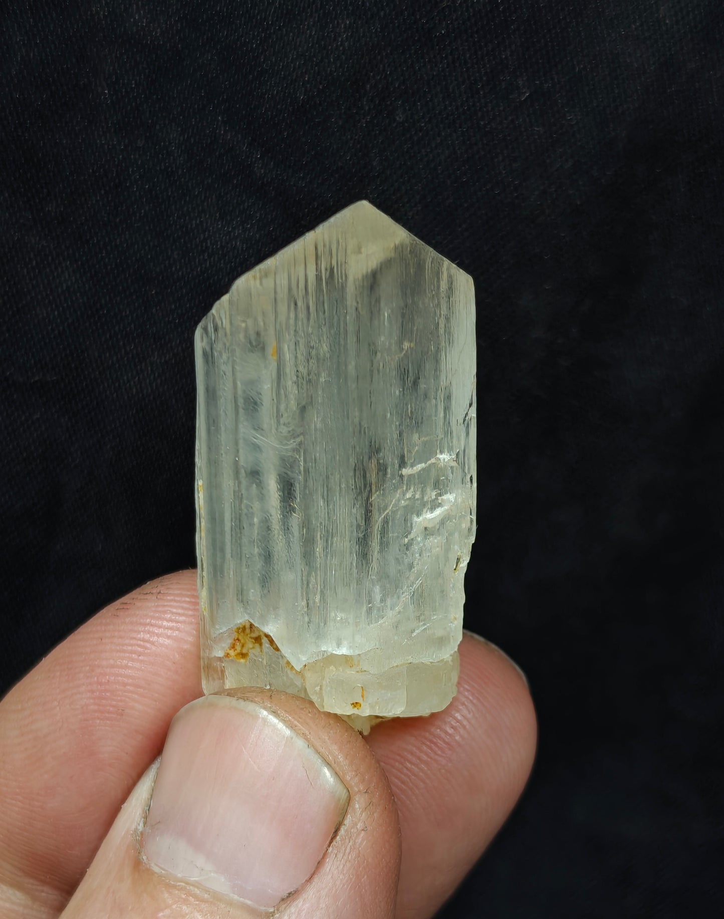 Natural spodumene crystal 17 grams