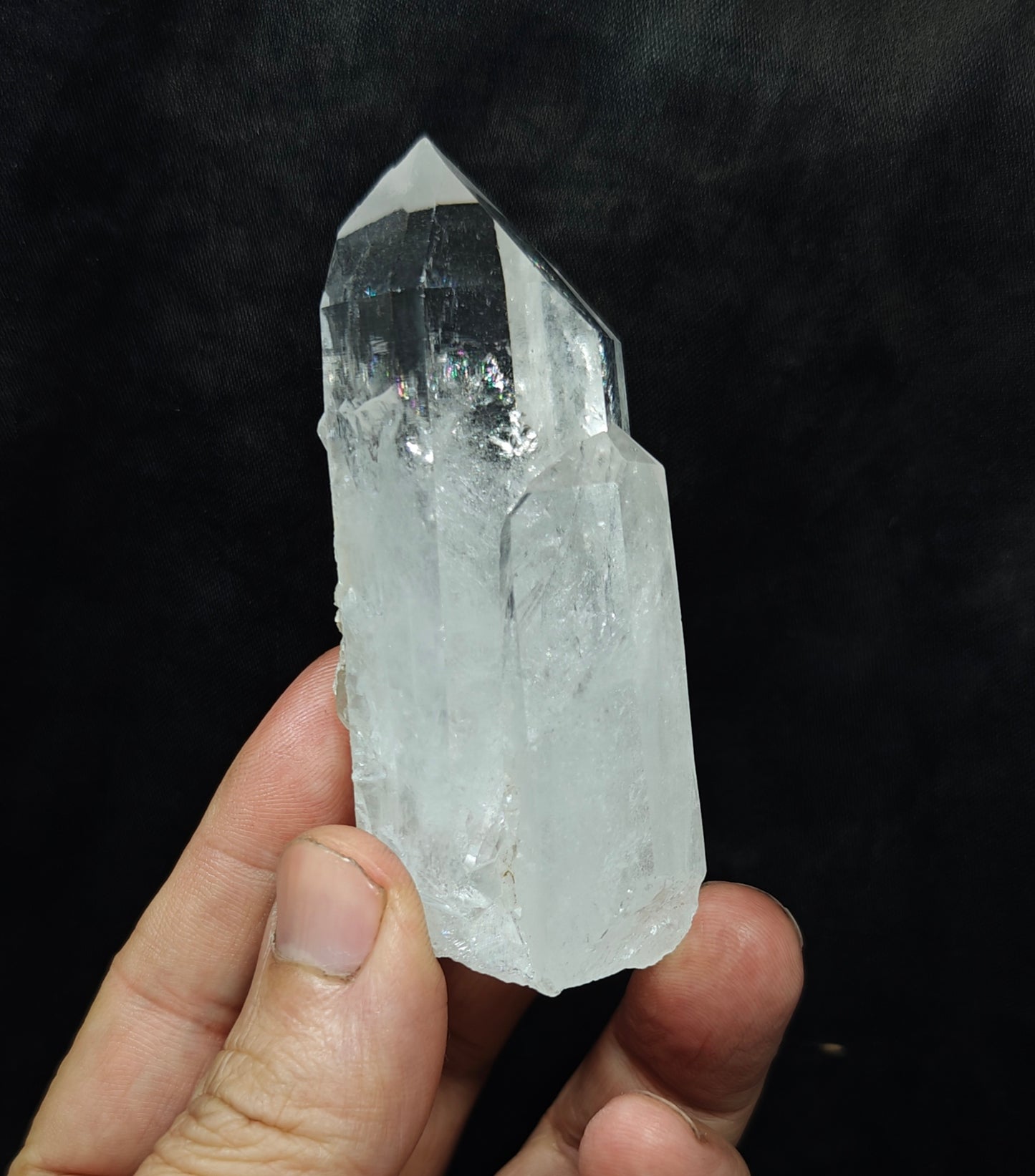 An amazing terminated twin Quartz Crystals specimen 142 grams