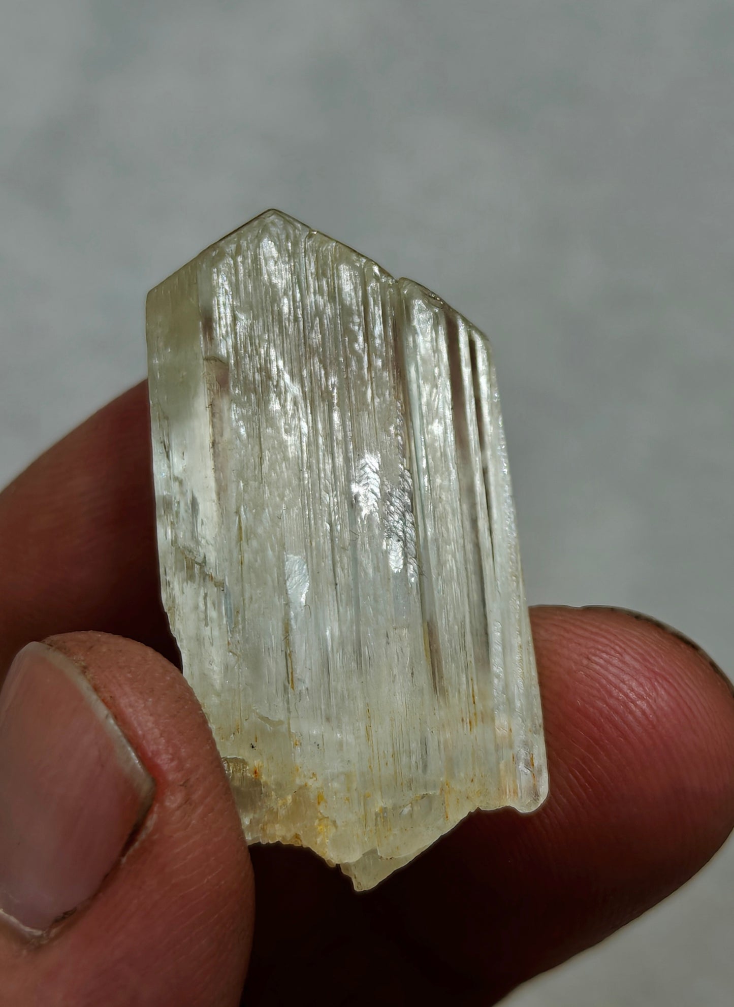 Natural spodumene crystal 17 grams