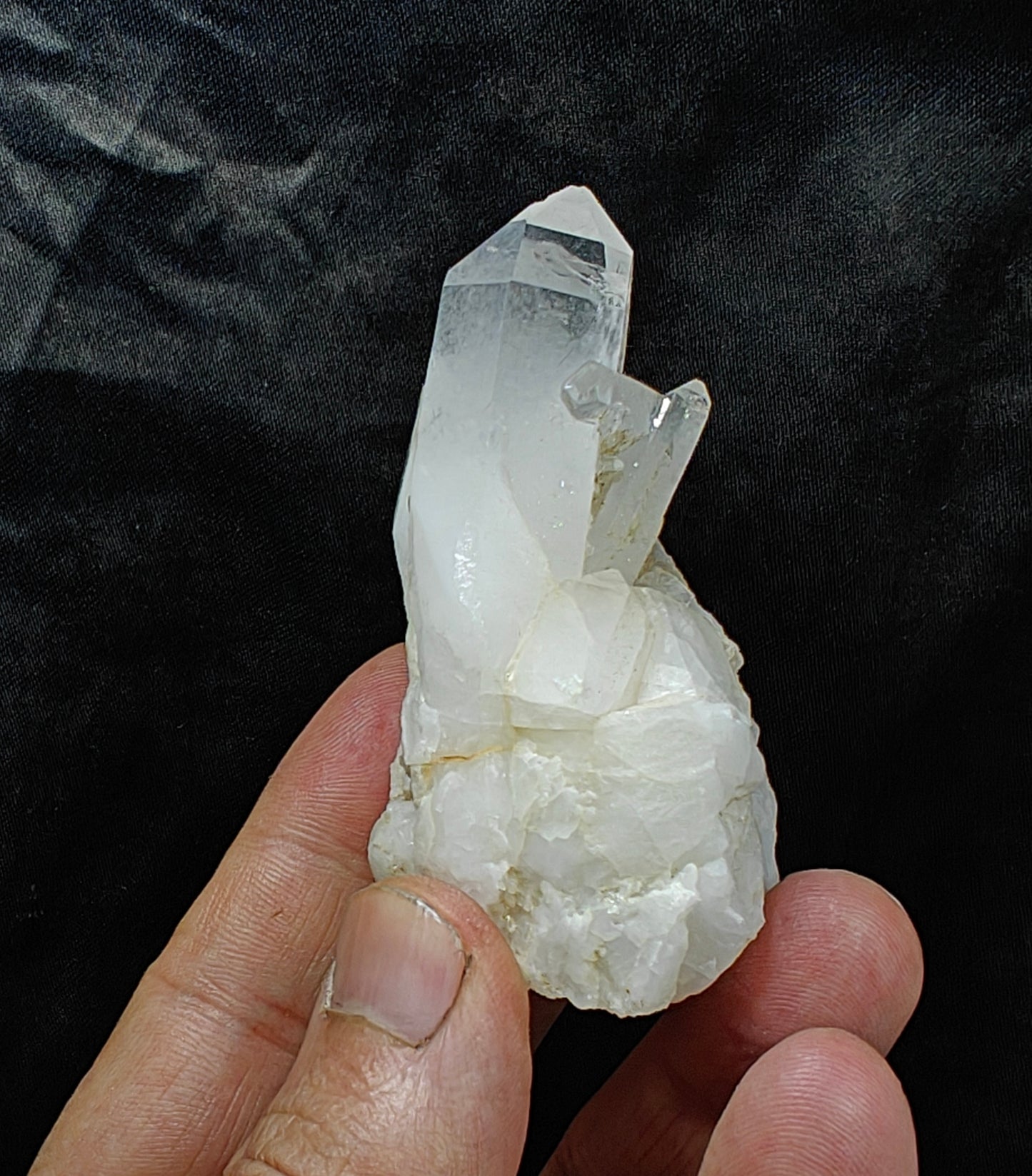 Natural Quartz Crystal 122 grams