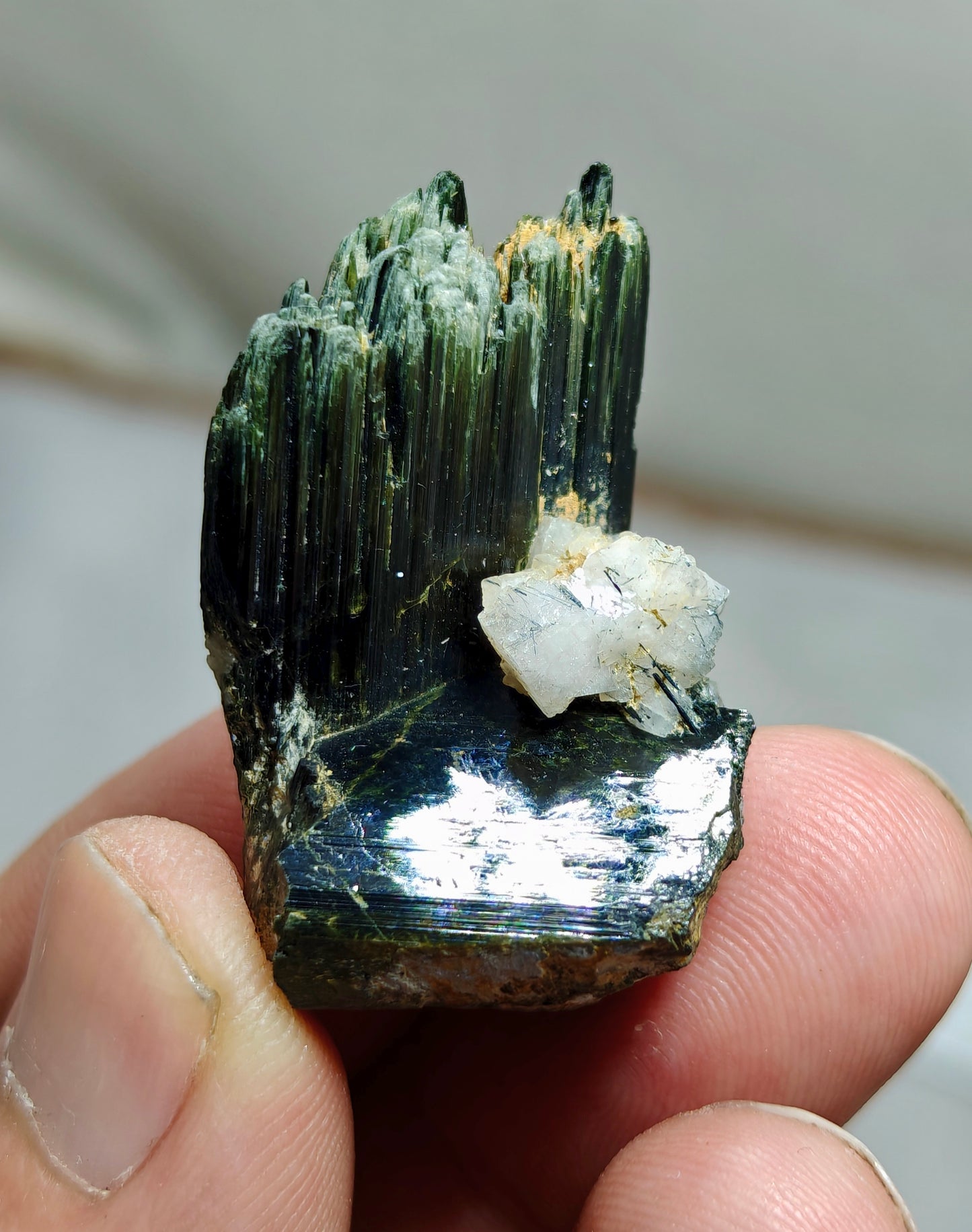 Natural aegirine crystal 22 grams