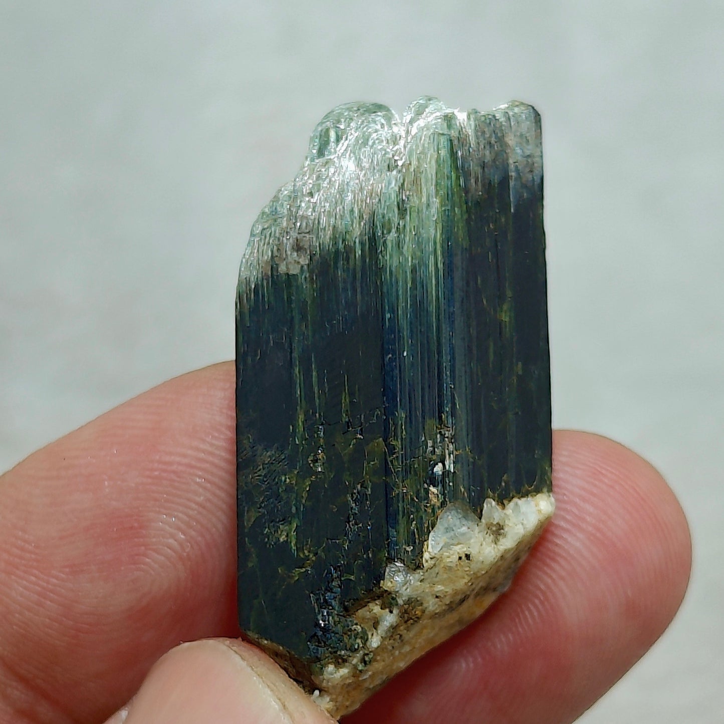 Natural aegirine crystal 17 grams