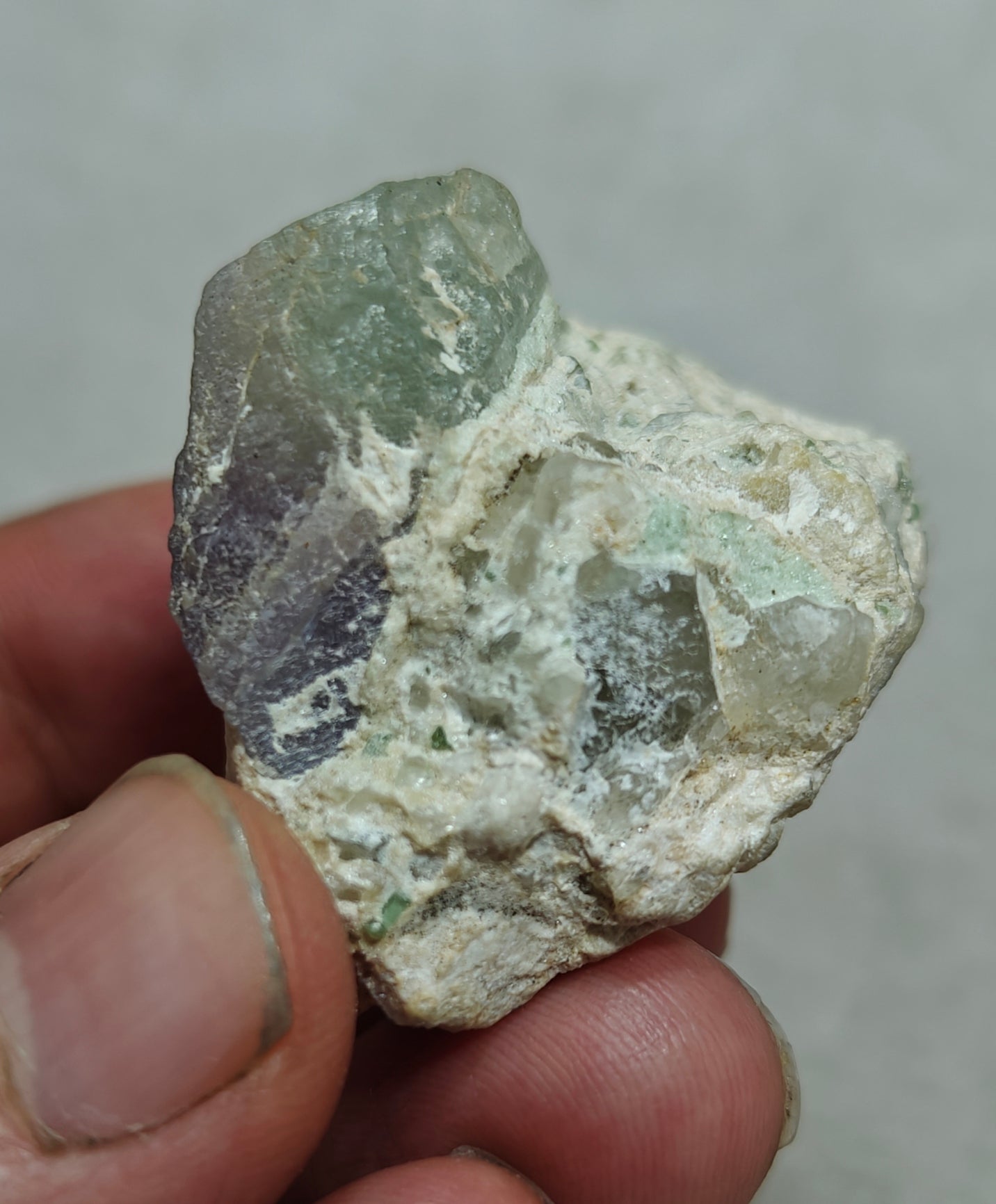 An amazing specimen of bicolor Kunzite on matrix of Albite 53 grams