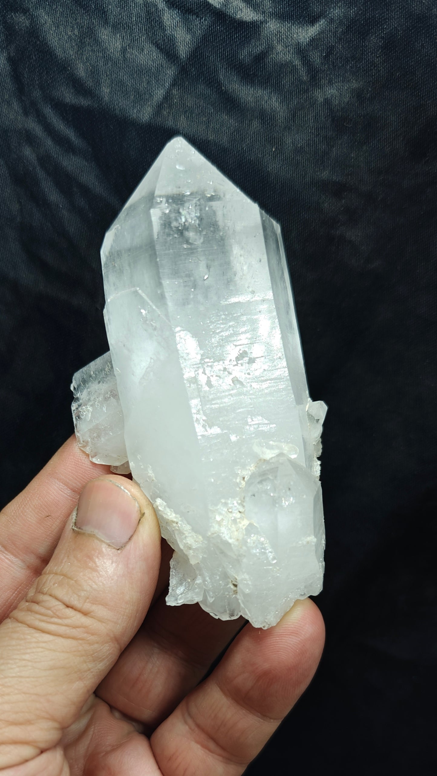 Natural clear Quartz Crystal 166 grams