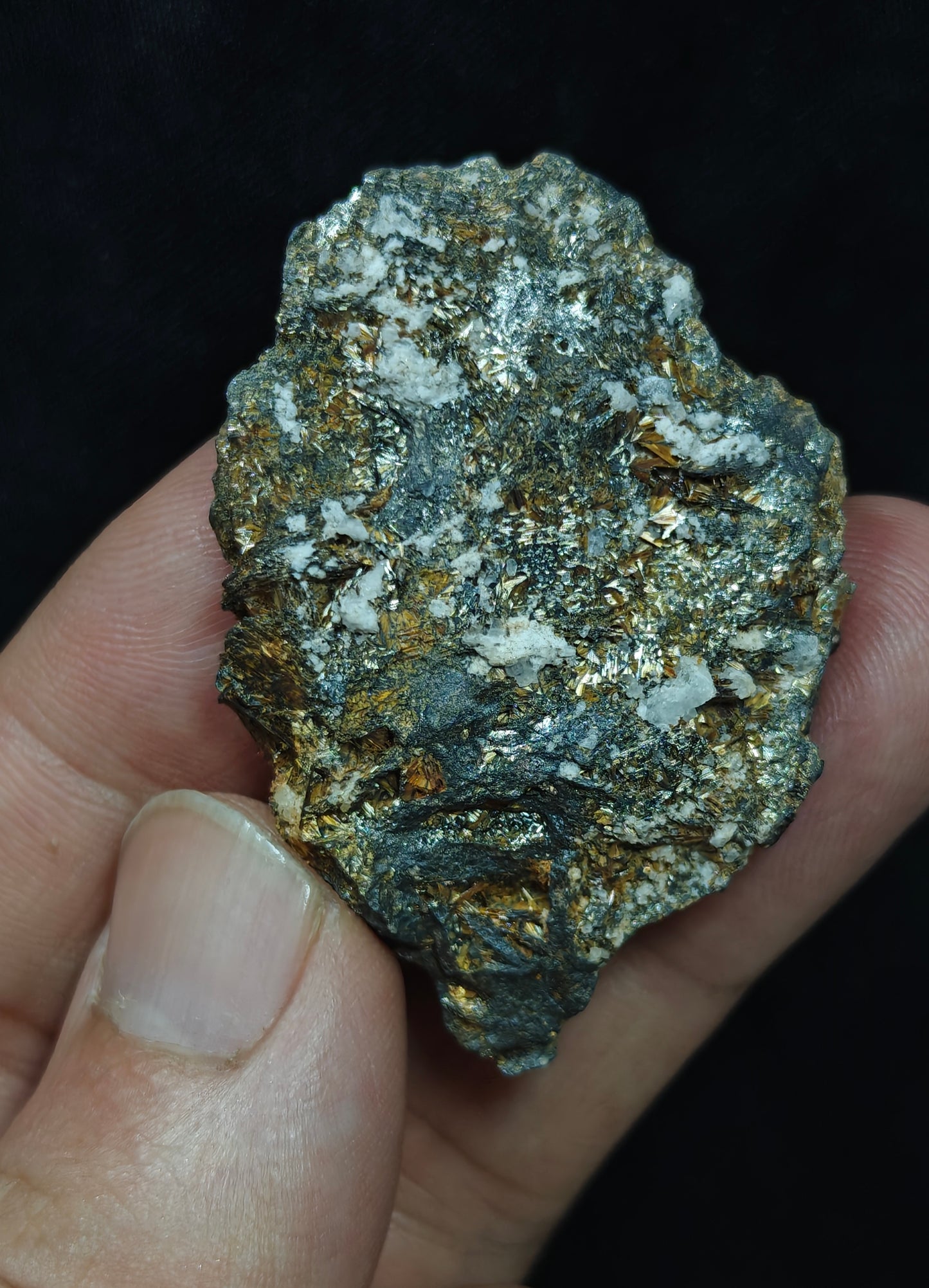 Rutile on hematite 29 grams