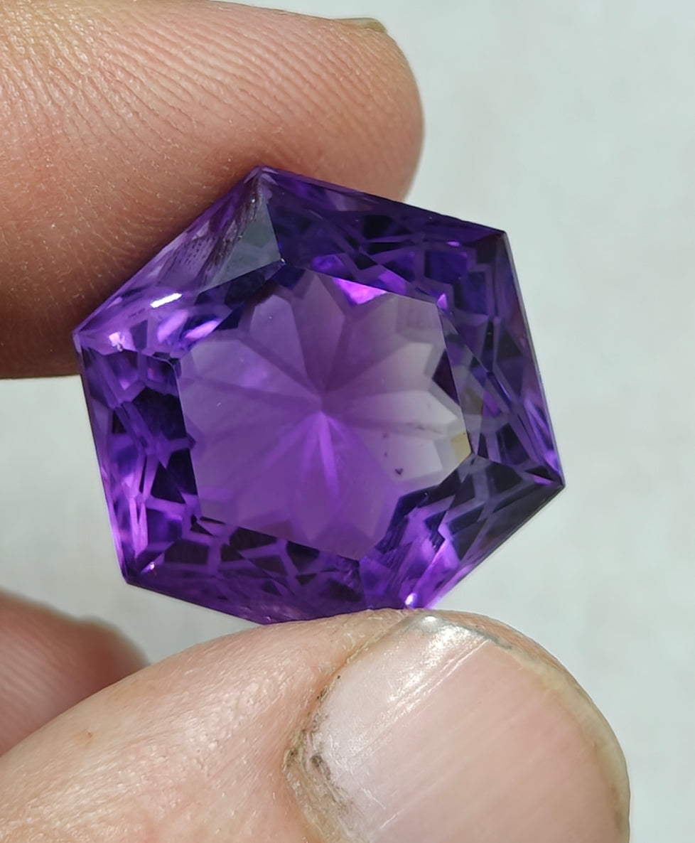 fancy hexagon faceted amethyst gemstone 30 carats