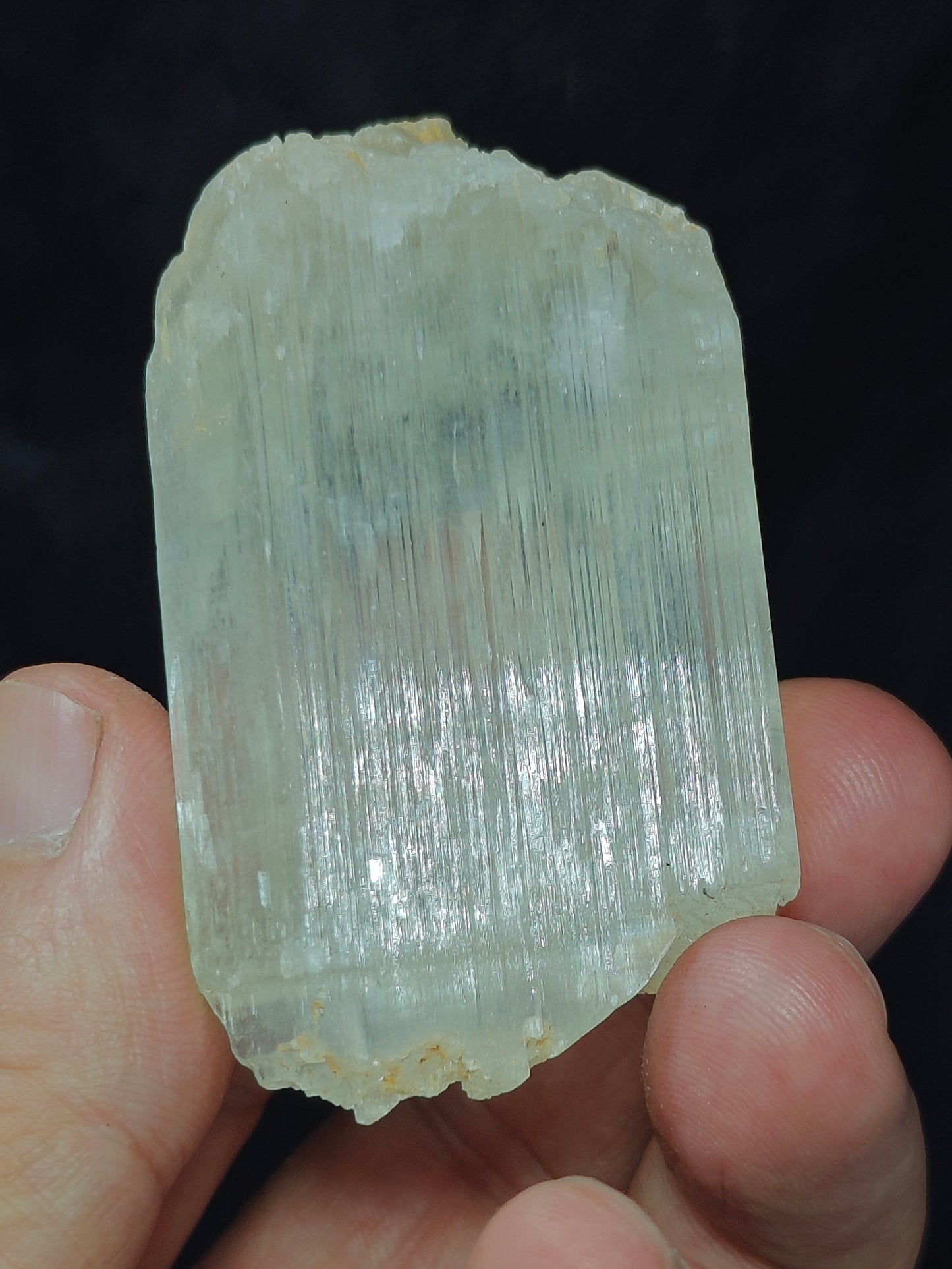 Natural spodumene crystal 81 grams