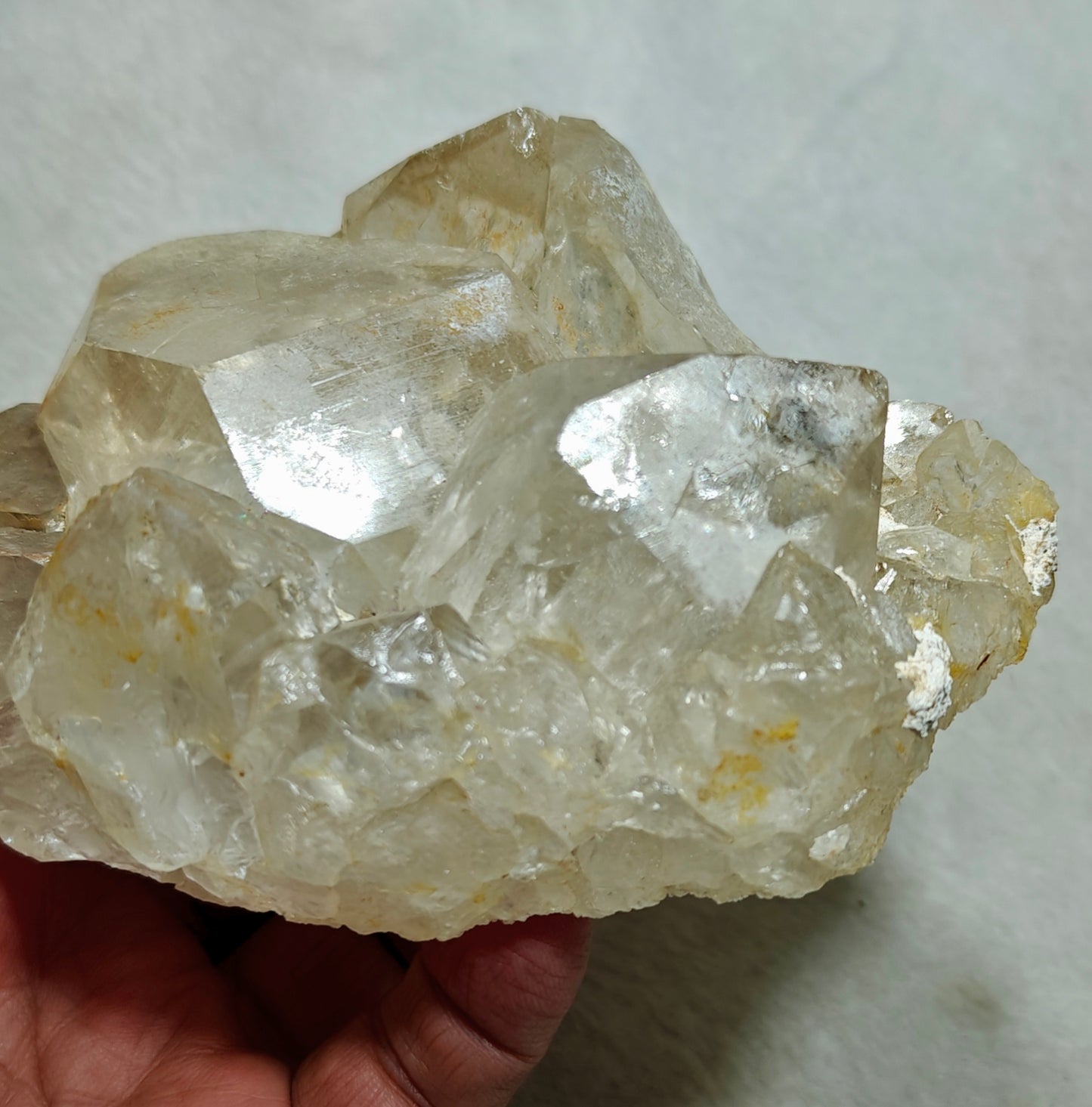 Quartz crystals having gwindle like formations 694 grams