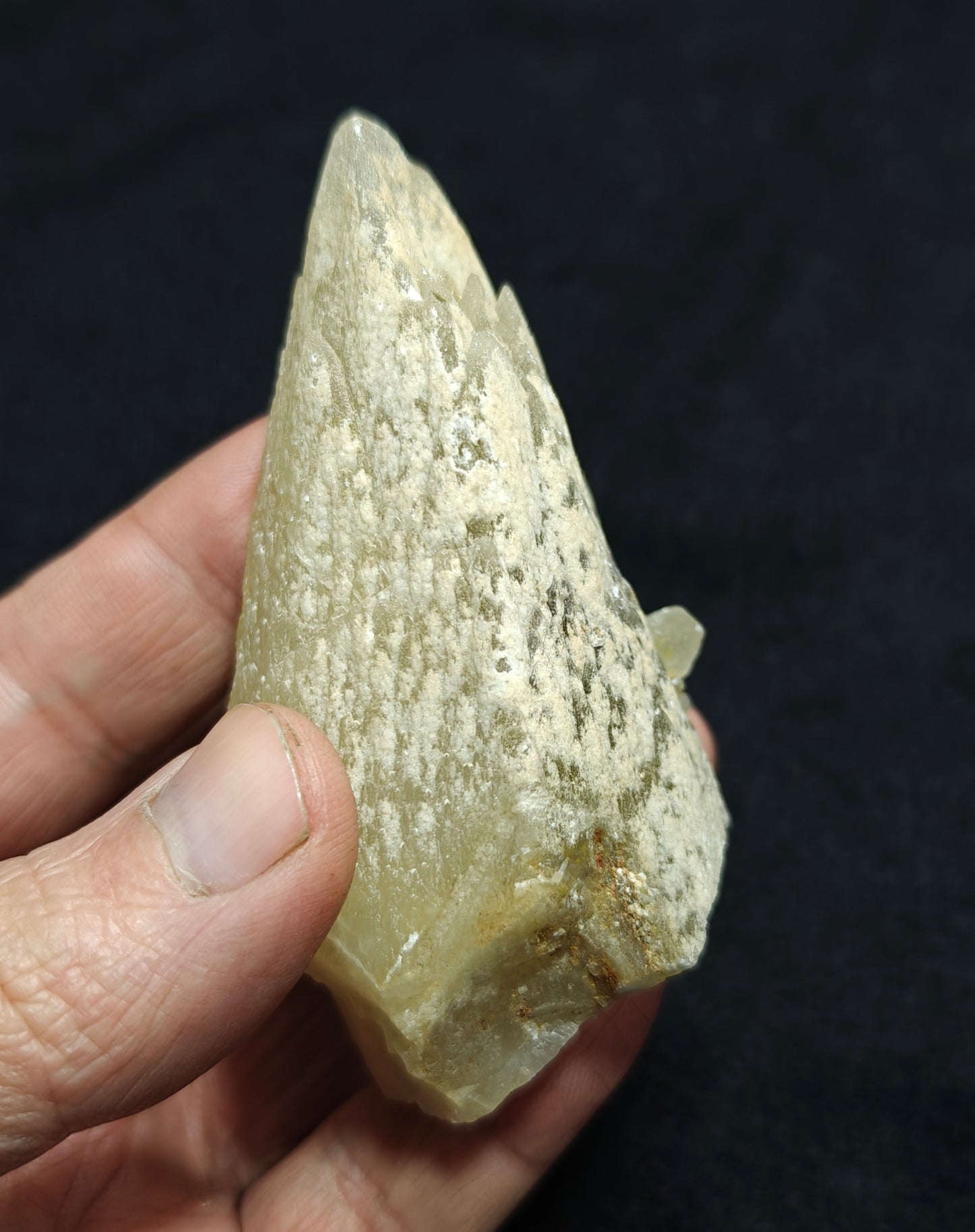 Single beautiful Dogteeth calcite crystal with beautiful terminations 147 grams