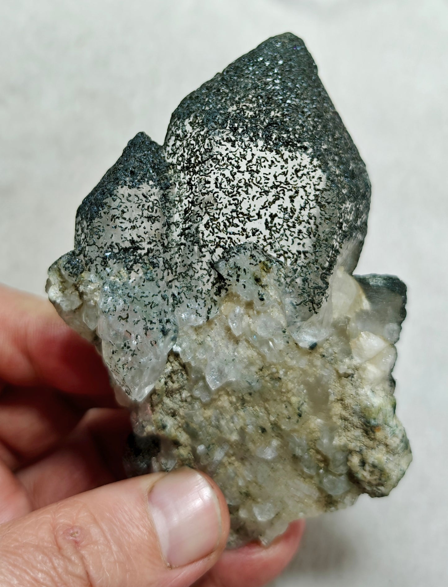 Single beautifully terminated quartz Crystals with sprinkled chlorite 237 grams