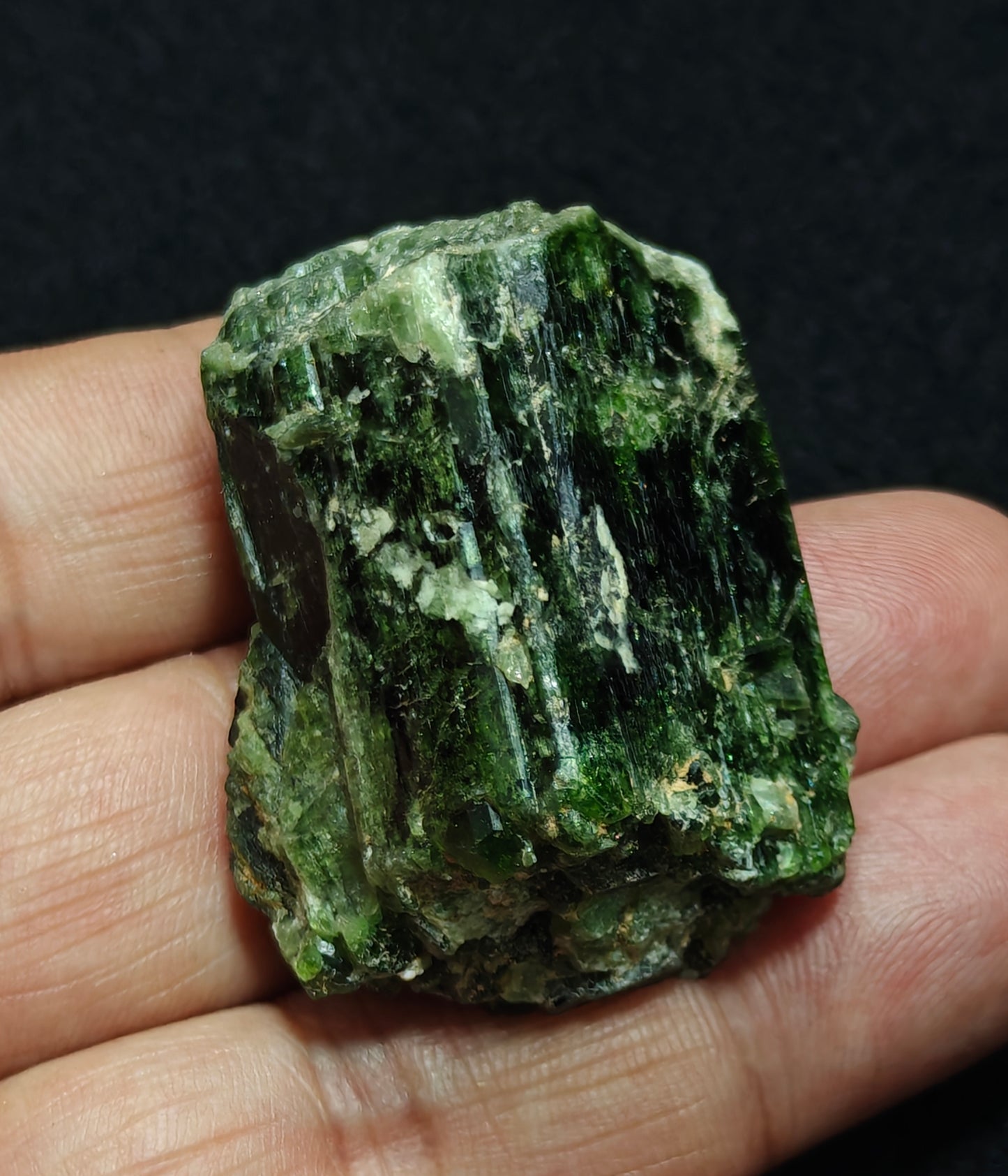 An amazing specimen of diopside crystal 62 grams
