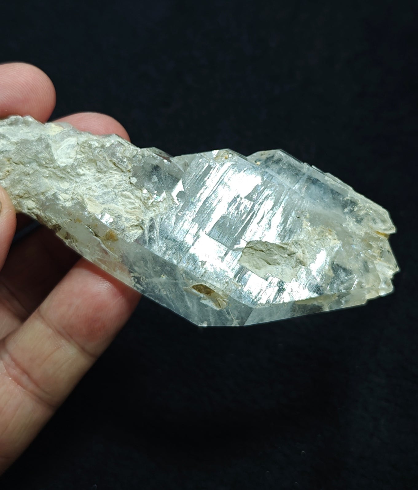 Single beautiful terminated Faden Quartz crystal specimen 79 grams