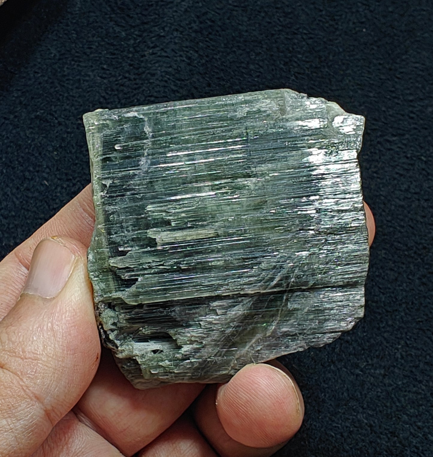 Dark green Tourmalines crystal 80 grams