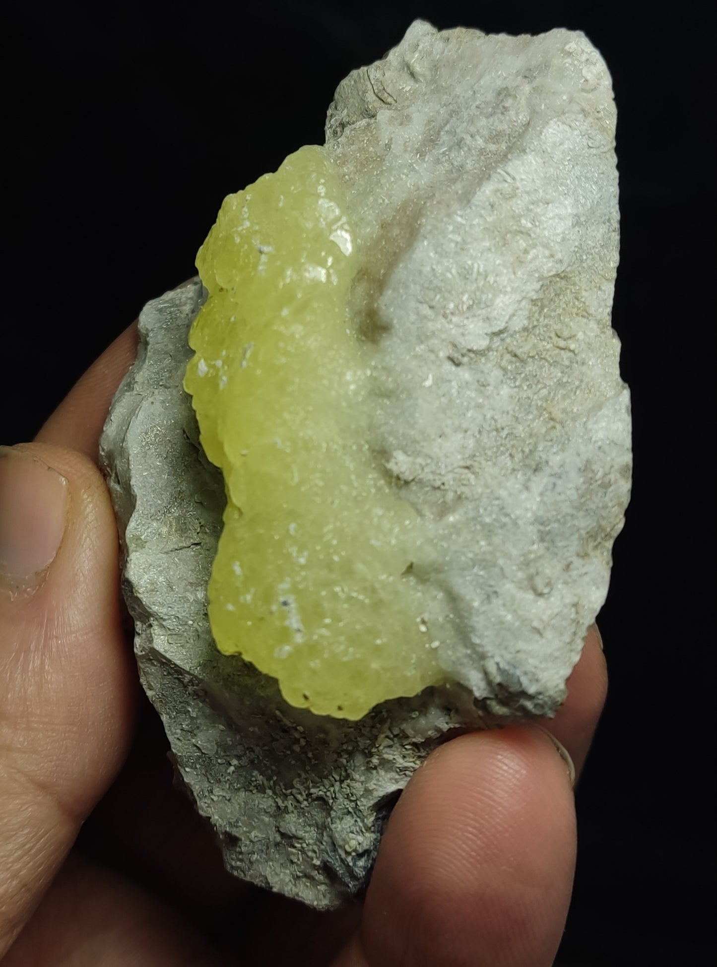 Natural Yellow brucite on Matrix with Chromite 91 grams