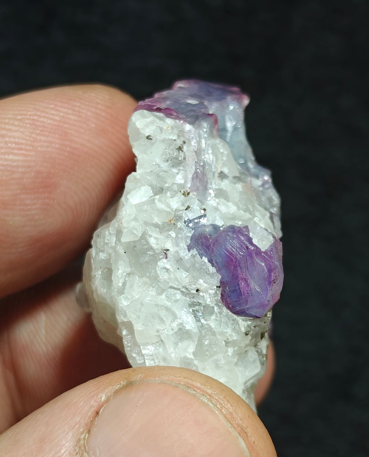 Natural corrundum on matrix 25 grams