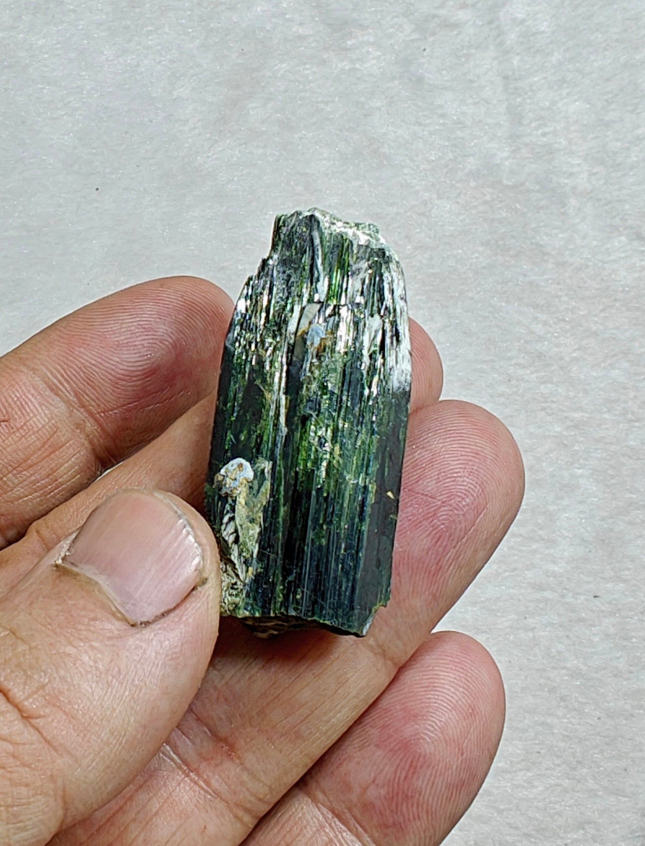 Natural aegirine crystal 21 grams