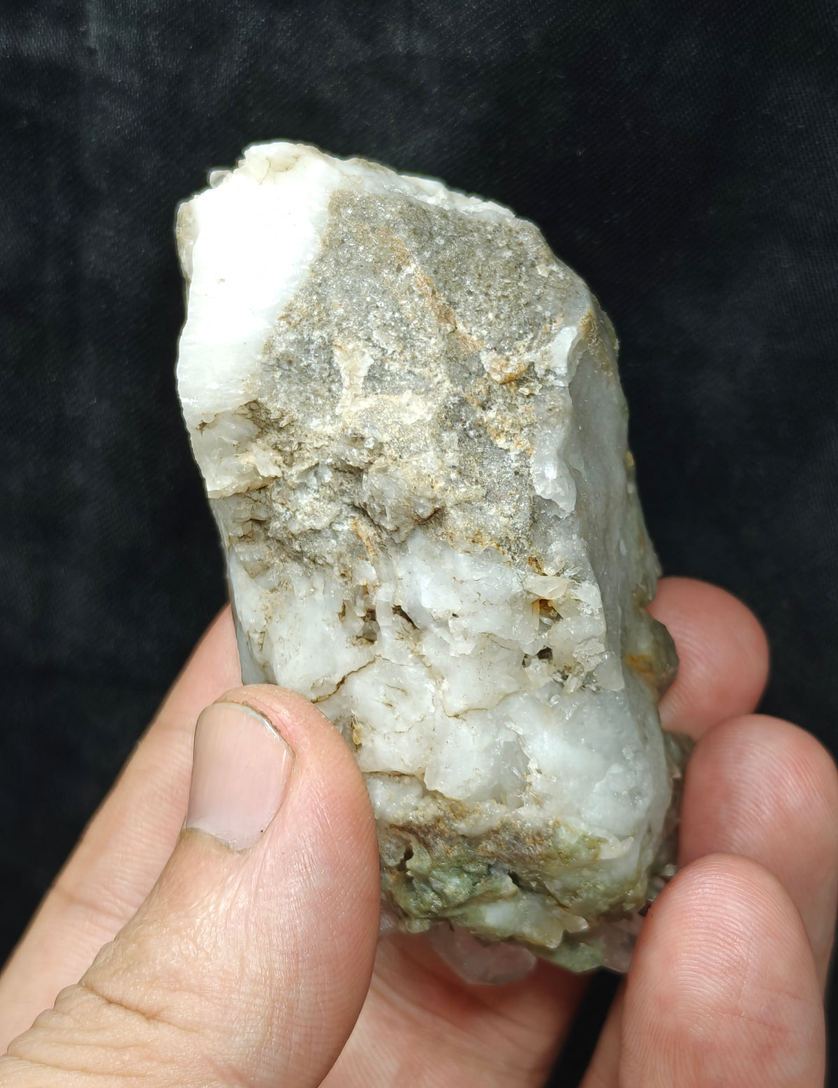 Natural terminated Chlorite Quartz crystals cluster 133 grams