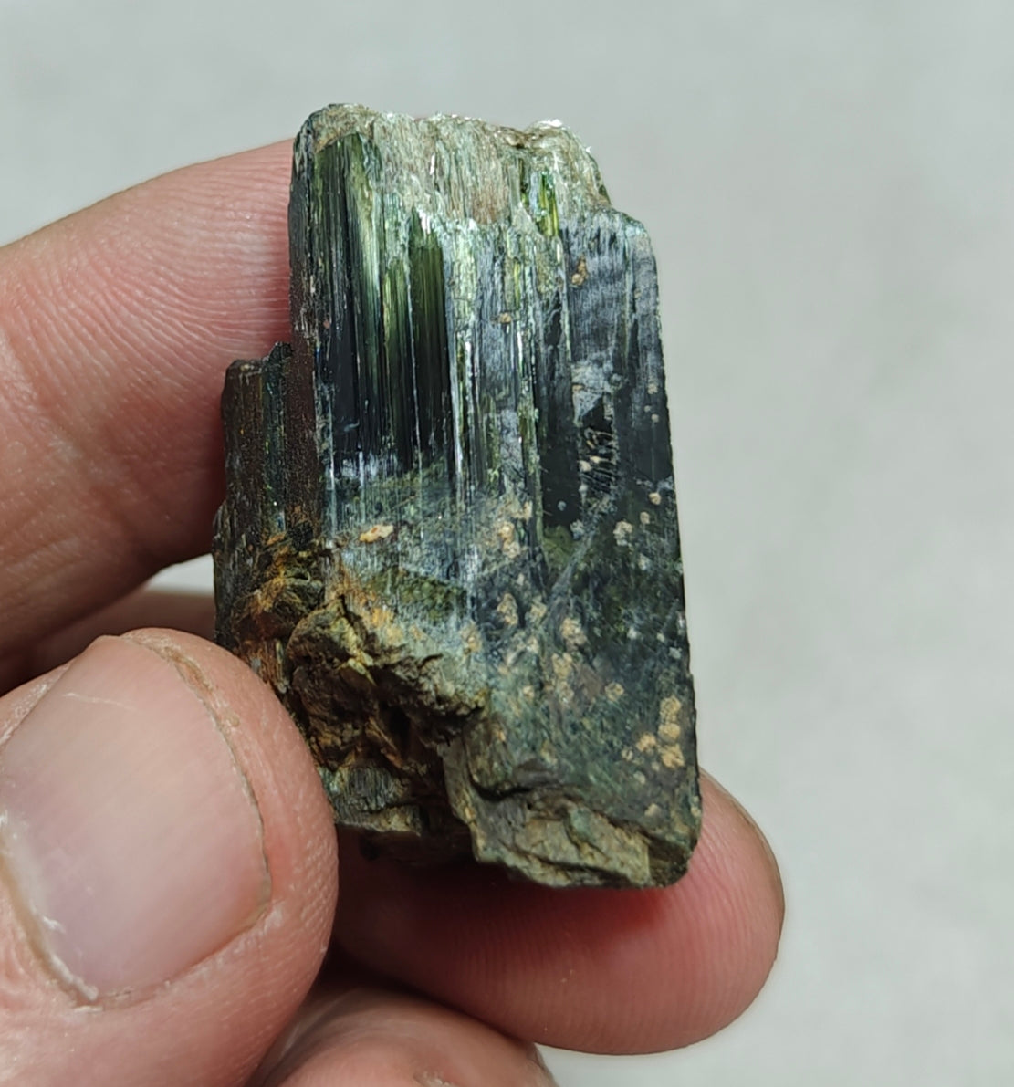 Natural aegirine crystal 18g