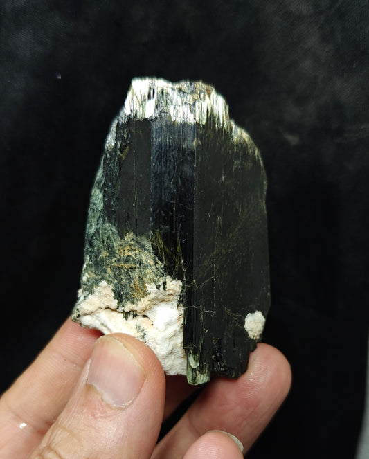 Single beautiful aesthetic terminated aegirine crystal specimen with Albite 140 grams